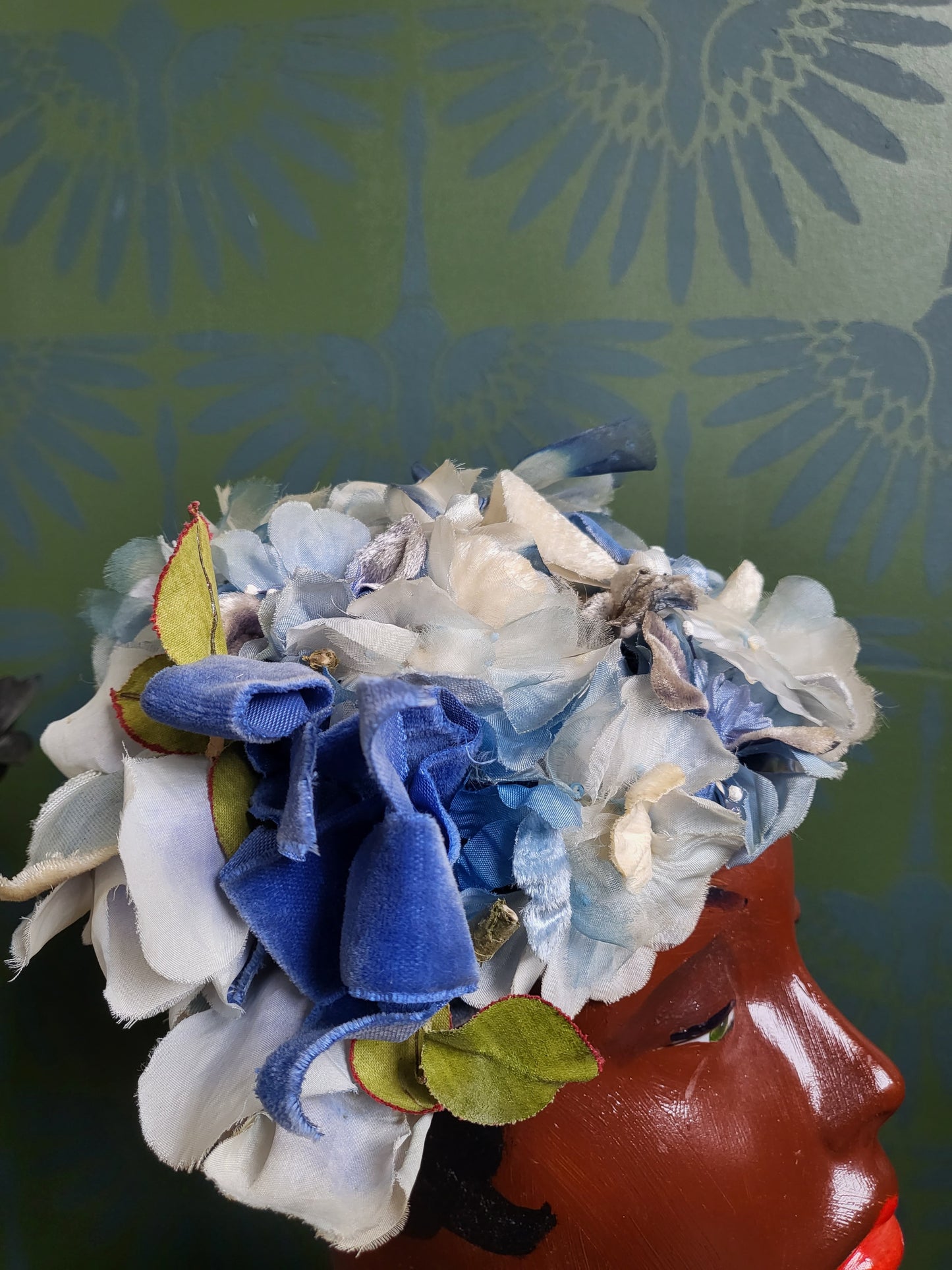 HAT5 - Vintage 1950s-1960s Cornflower Blue and Ivory Cotton Flower Fancy Topper