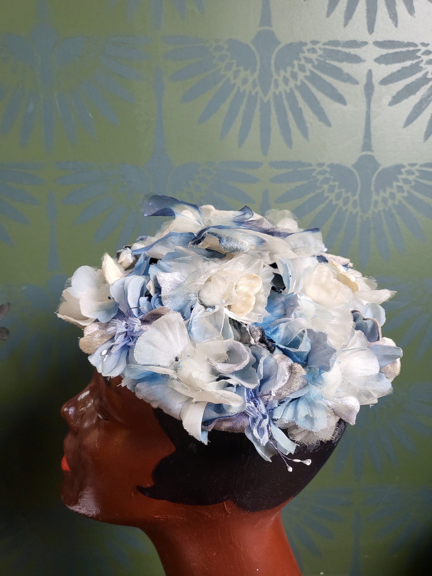 HAT5 - Vintage 1950s-1960s Cornflower Blue and Ivory Cotton Flower Fancy Topper