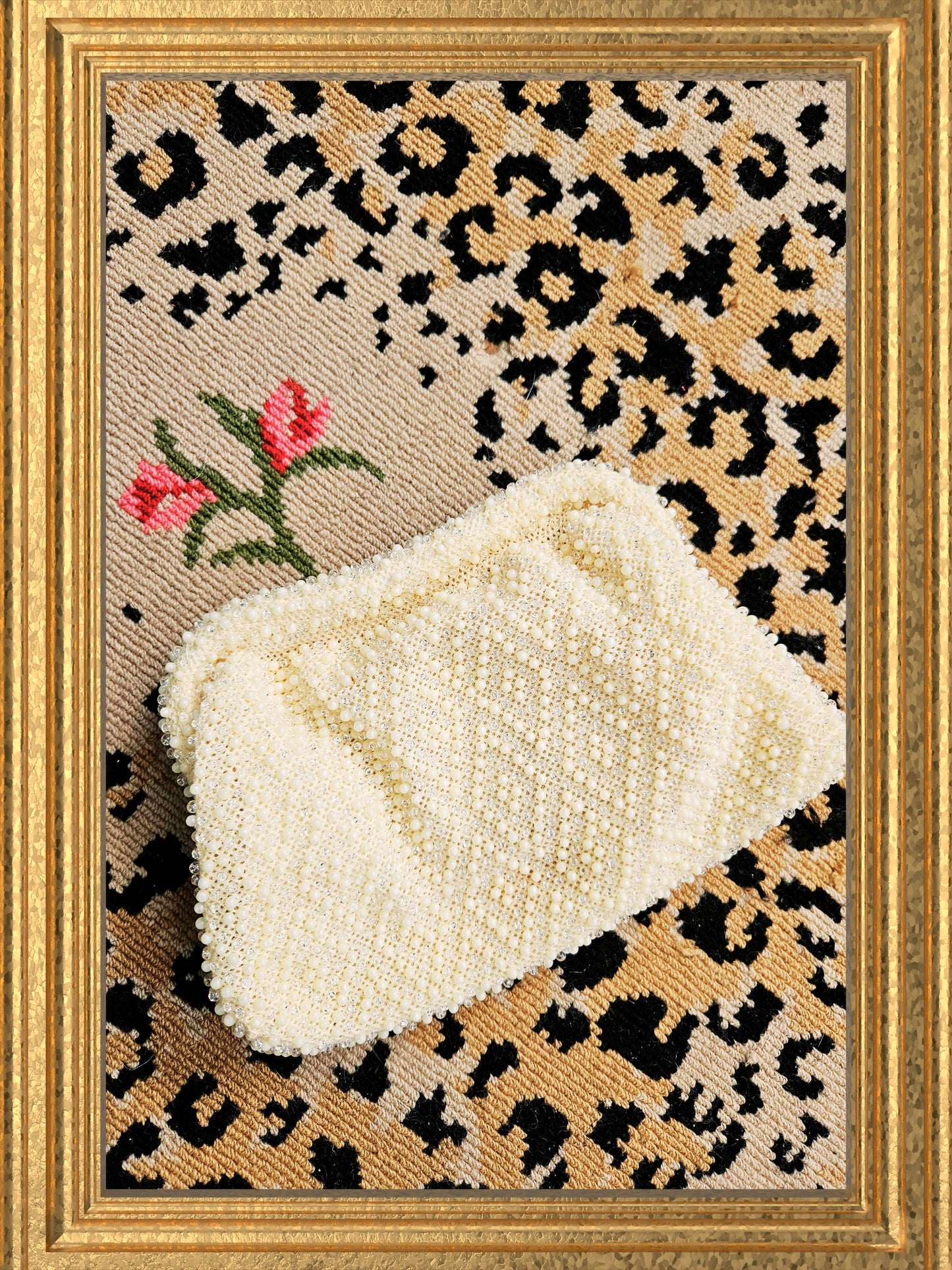 Style 2081 Vintage Lumured Cordé Bead Clutch