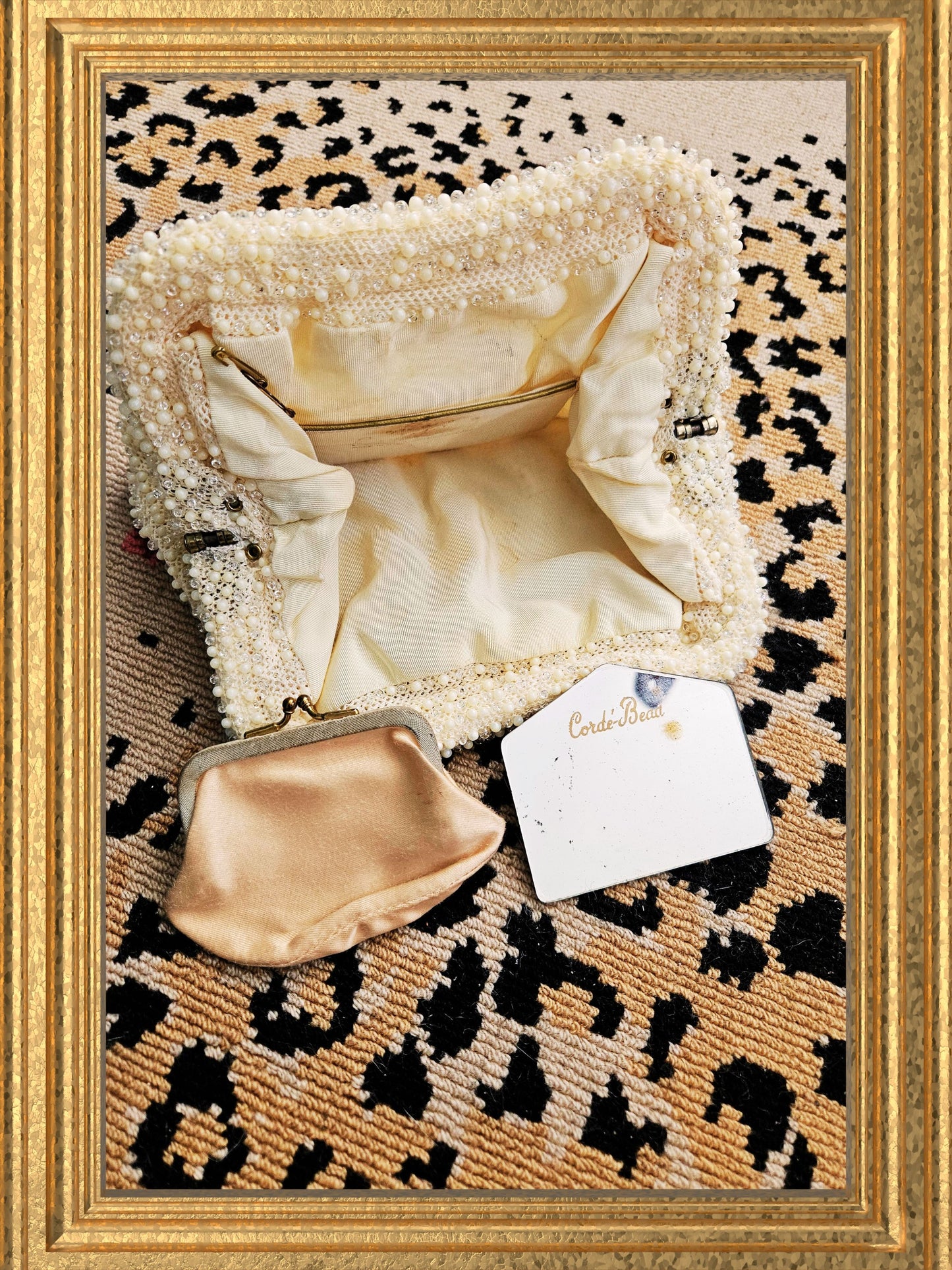 Style 2081 Vintage Lumured Cordé Bead Clutch