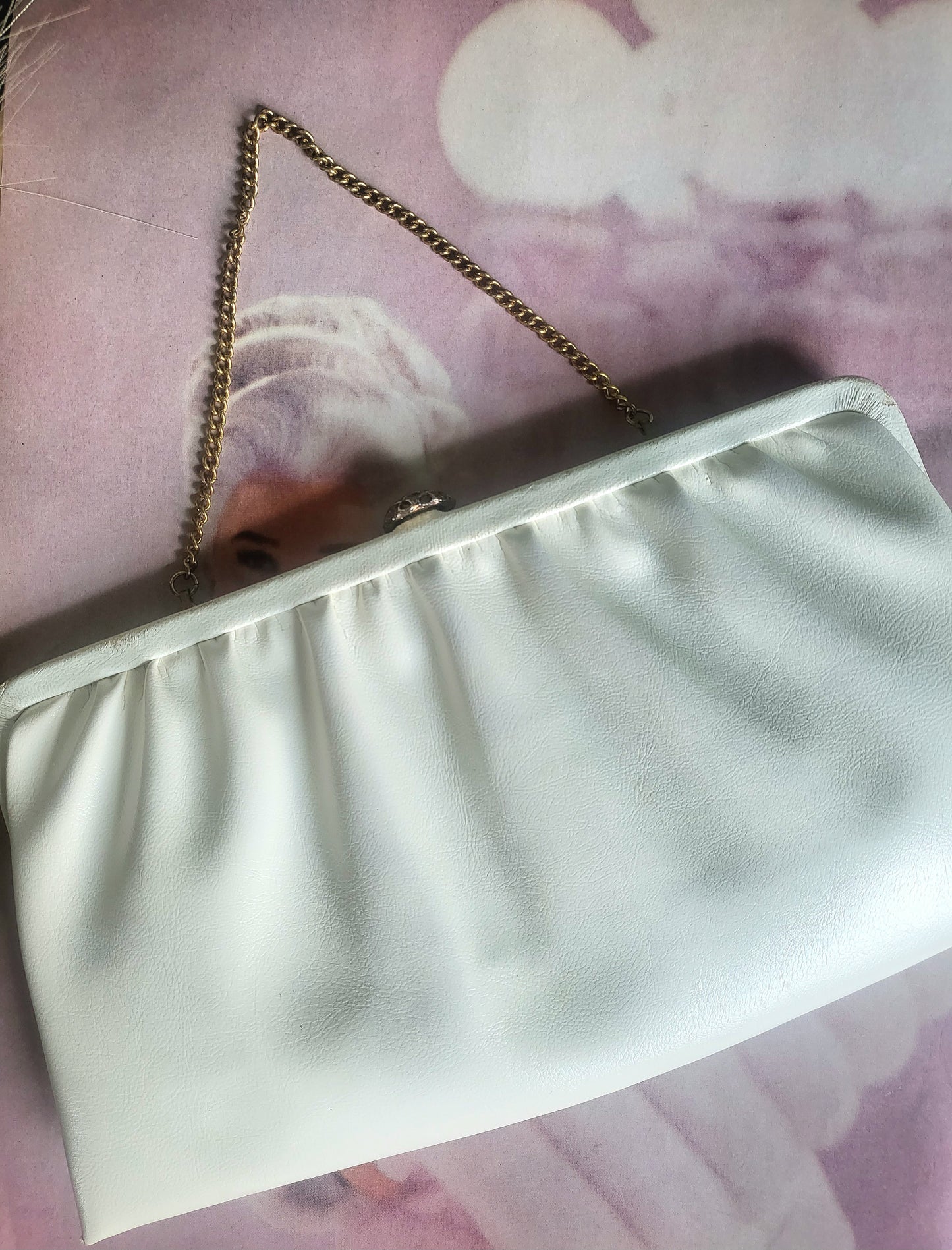 STYLE 2010 - Vintage 1960's White Leather Clutch with Hide-Away Handle