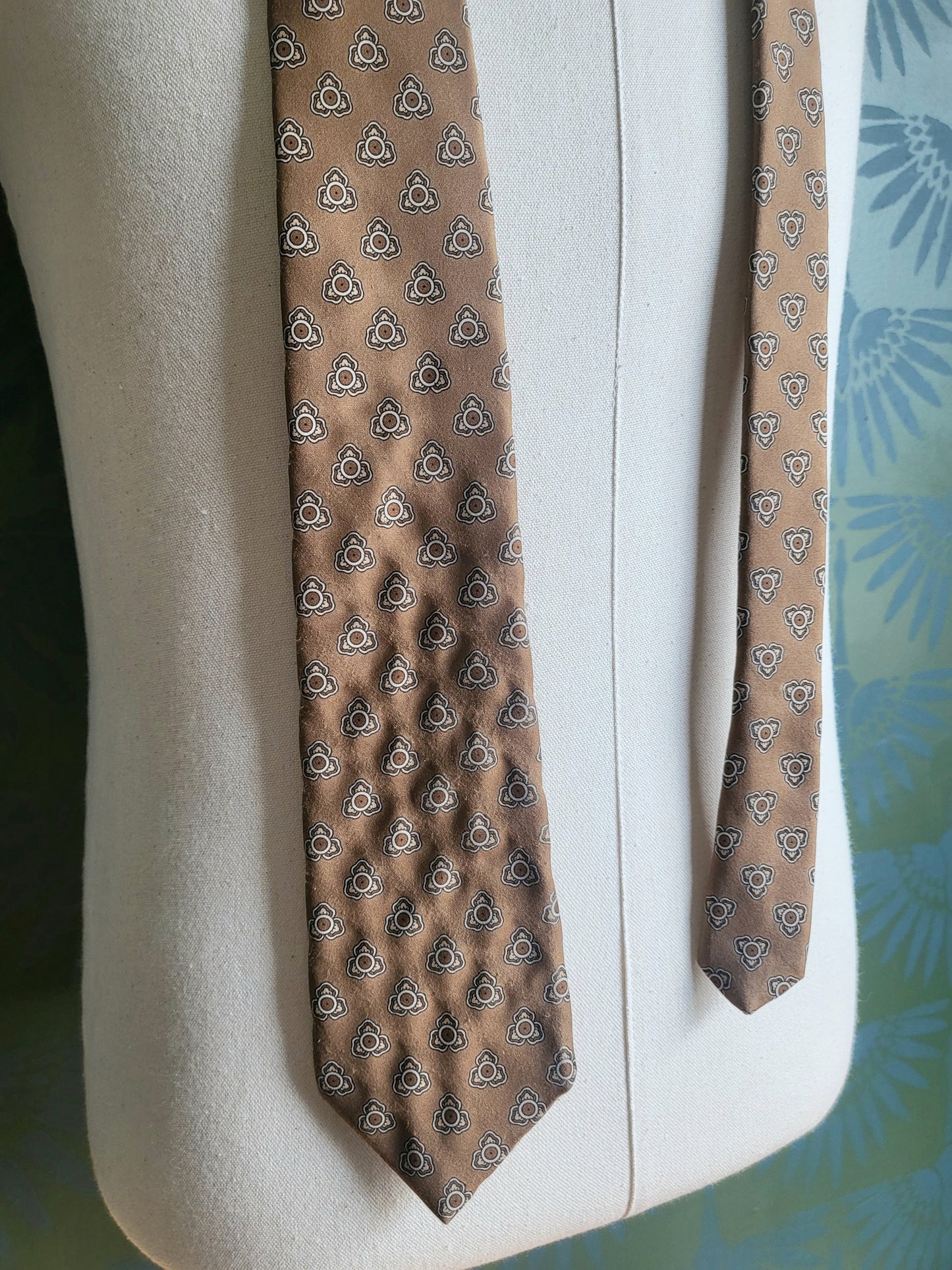 Vintage Don Loper Tan Floral Dot Neck Tie