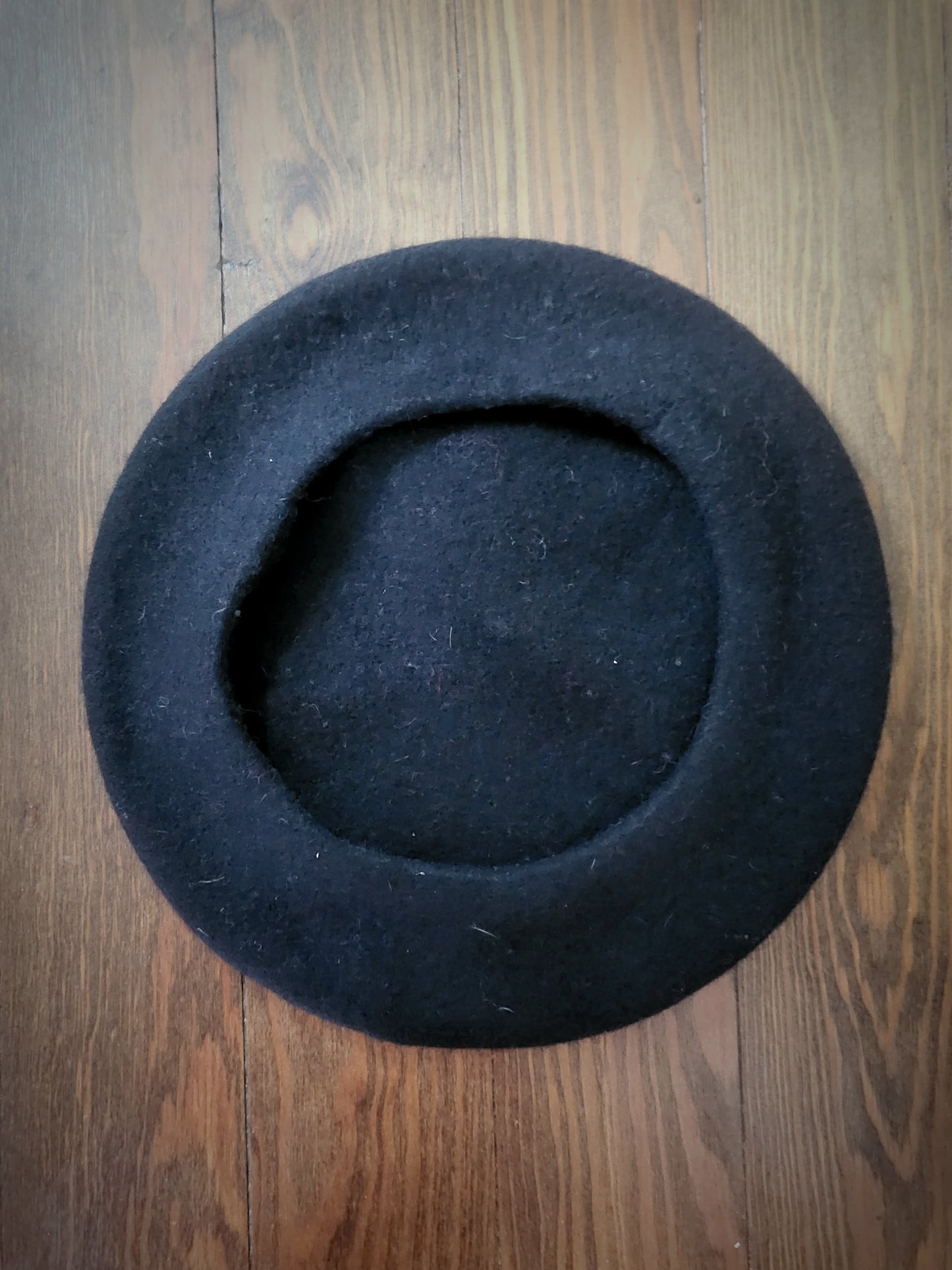 HAT90 - Vintage Style Beret (Black)