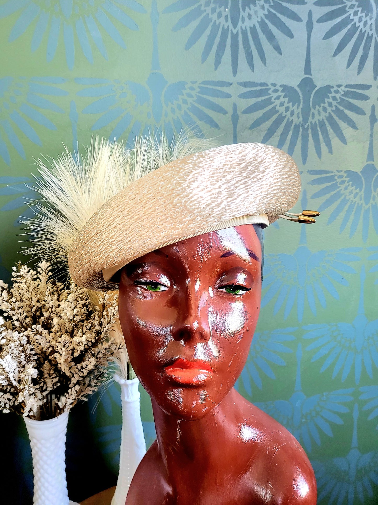 HAT38 - Vintage 1950's-1960's Favorette Woven Cream Straw Beret with Tassels