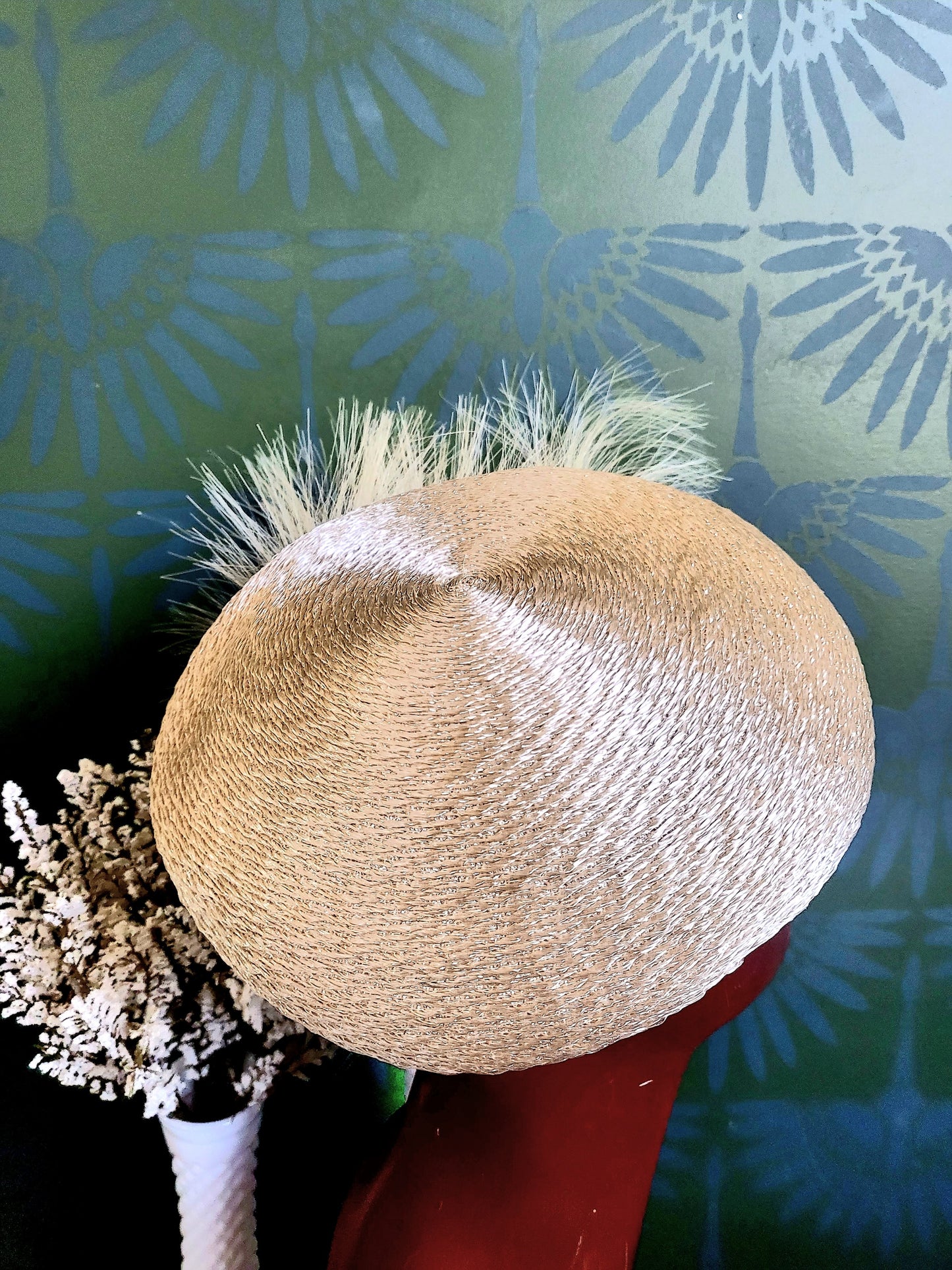 HAT38 - Vintage 1950's-1960's Favorette Woven Cream Straw Beret with Tassels