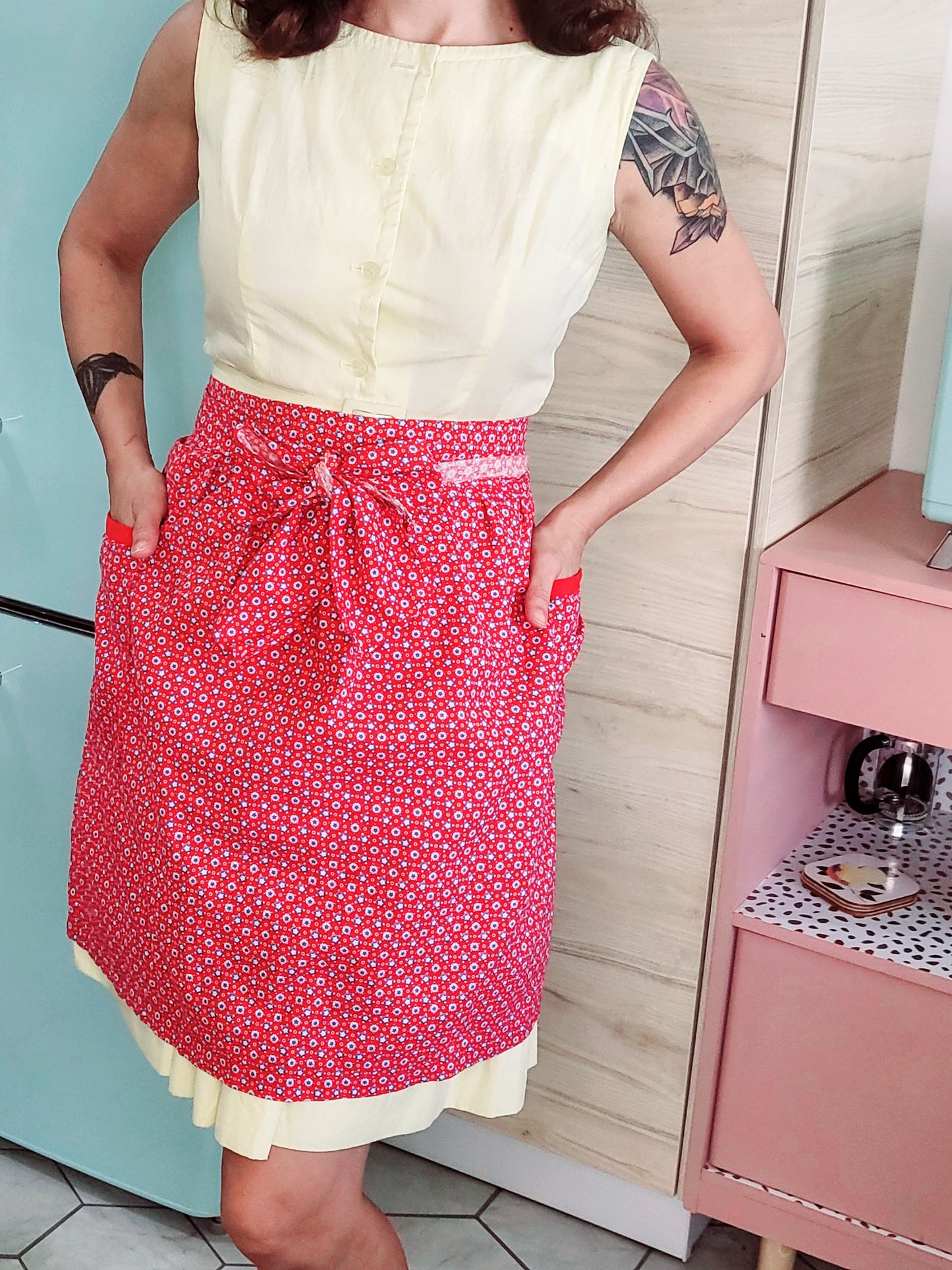 Apron 03Rep - Red, White and Blue Ditsy Dot Half Apron