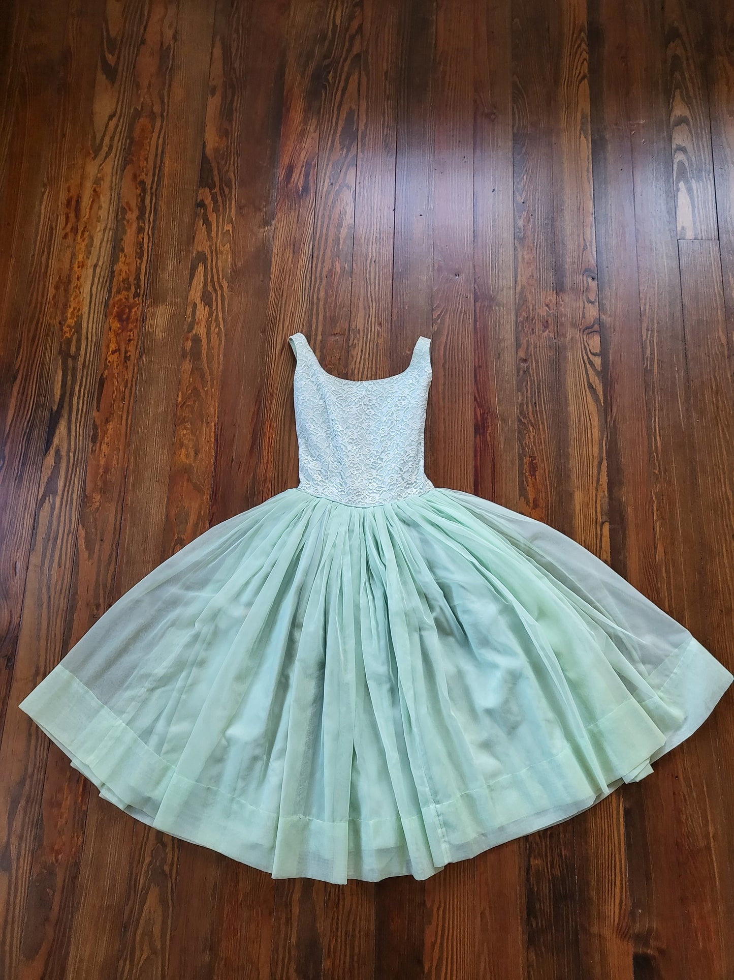 Vintage 1950's-1960's Mint Green Chiffon and Lace Party Dress