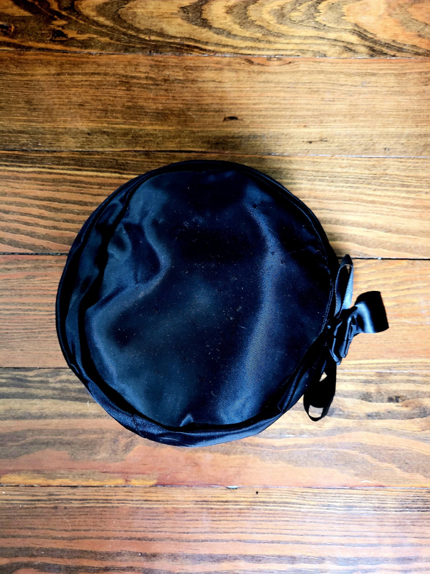 HAT82 - Vintage 1950's Black Satin Circle Hat