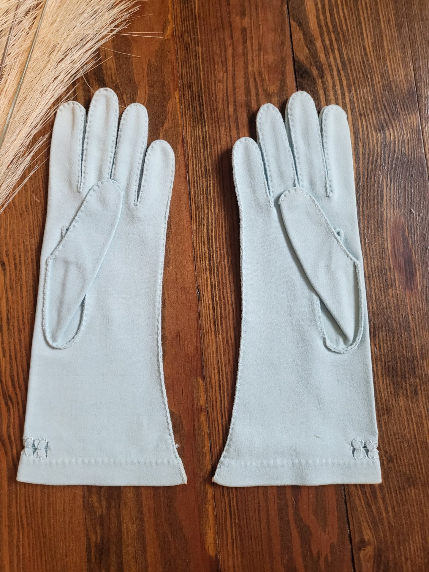 Vintage 1950's 1960's Elvette by Dawnelle Pale Powder Blue Gloves