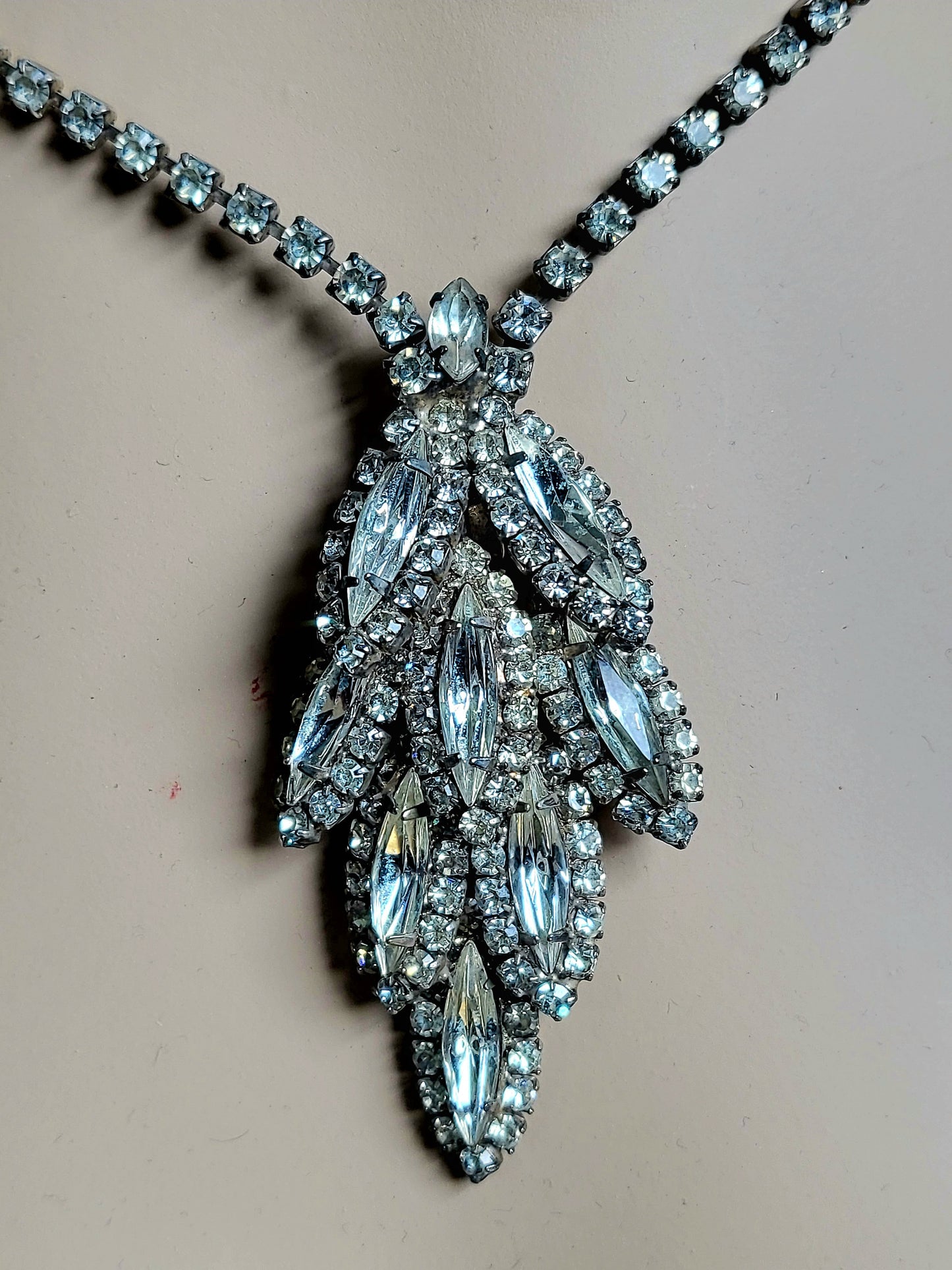 STYLE 7000 - Vintage 1950's-1960's Rhinestone Petal Pendant Necklace