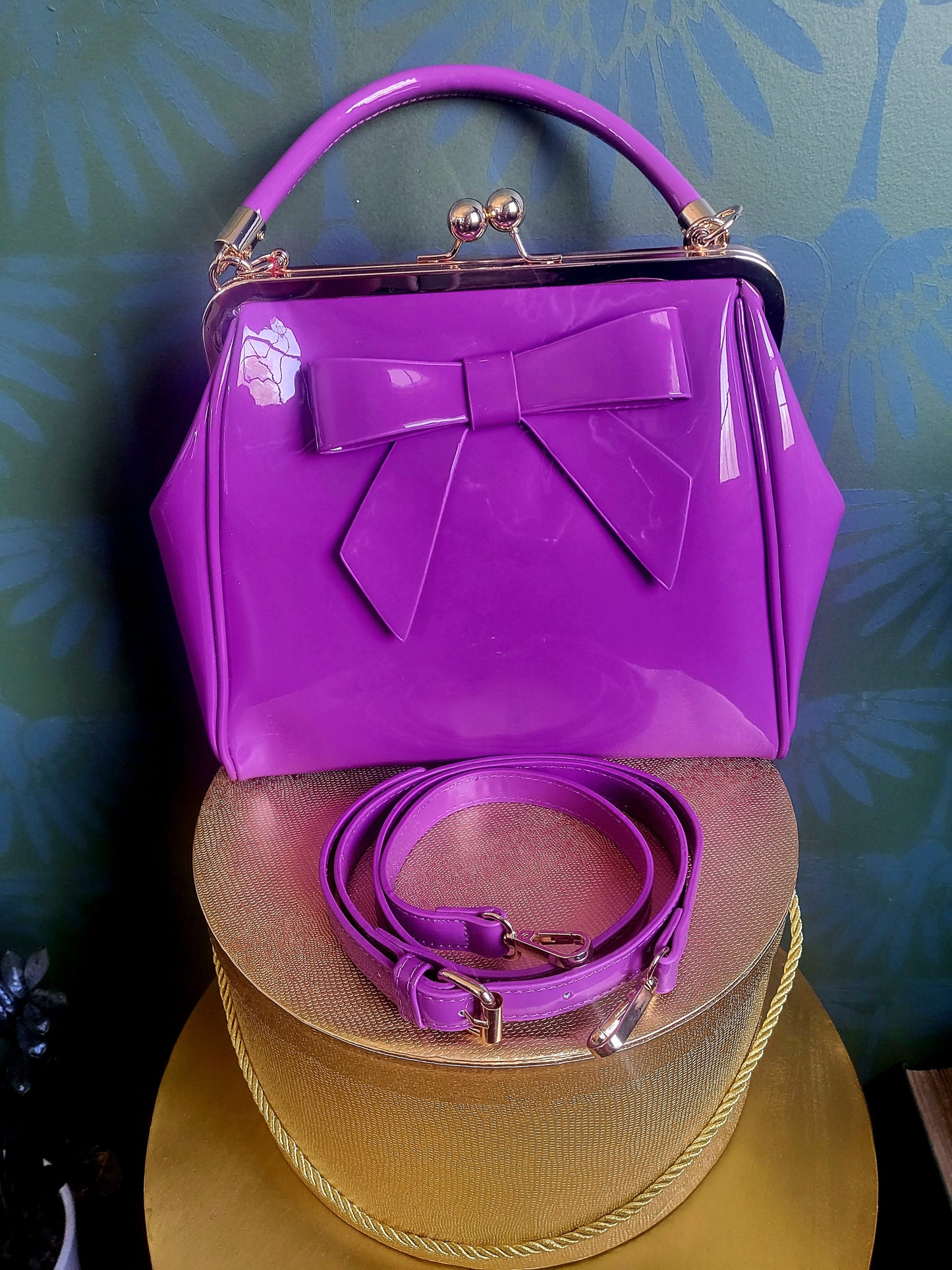 Vintage Style Handbag with Bow - Magenta/Violet