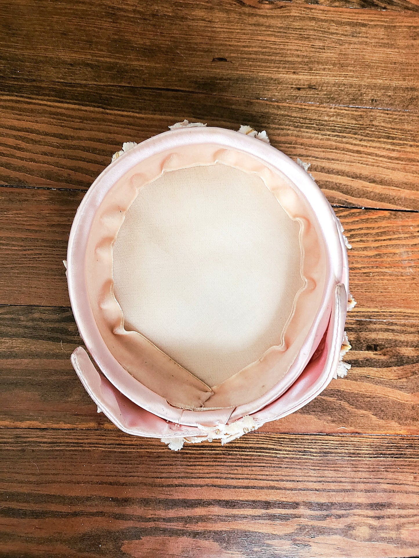 HAT79 - Vintage 1950's Pale Pink Satin Circle Hat