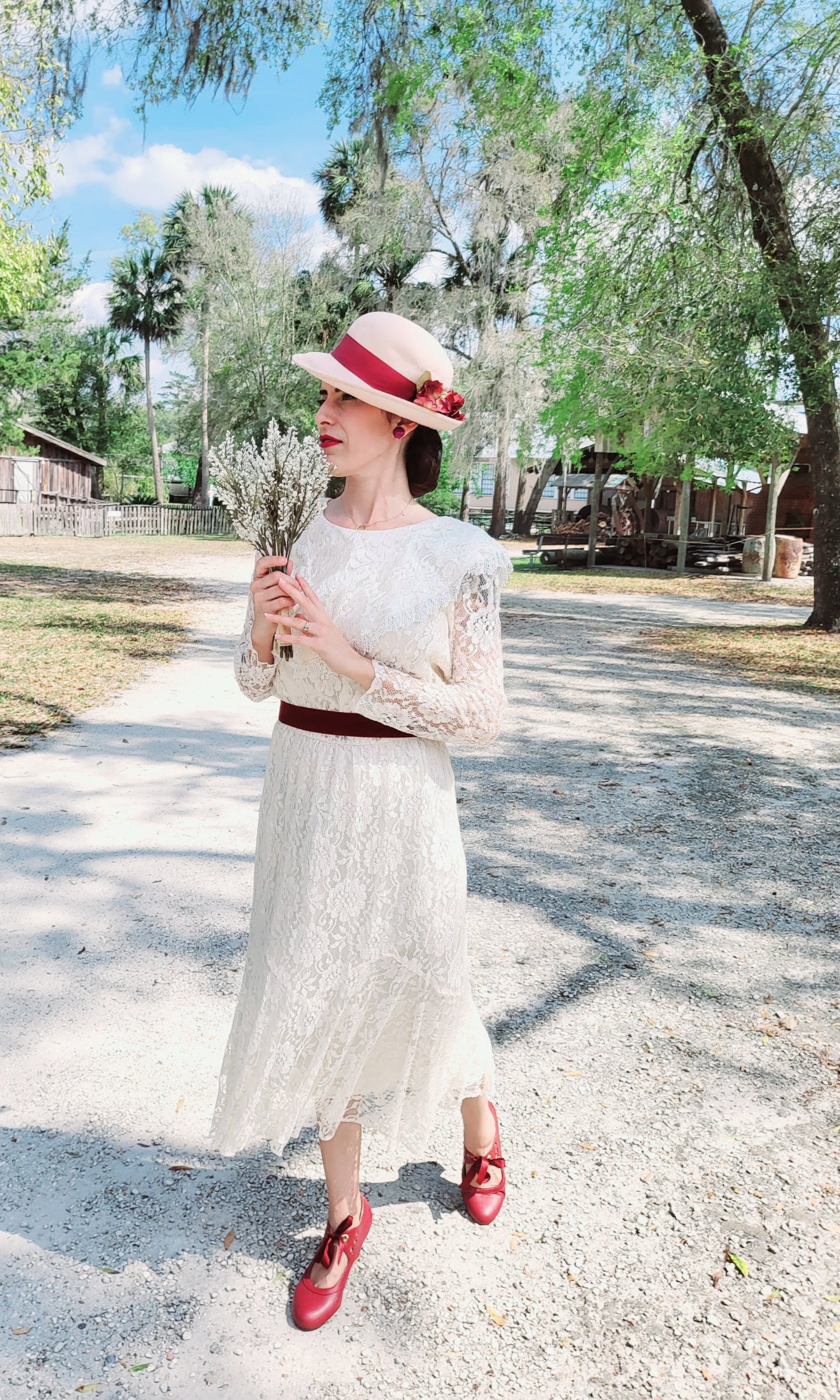 STYLE 1013 - Vintage "1980's does 1920's" Willow Ridge Ivory Lace Wedding Dress