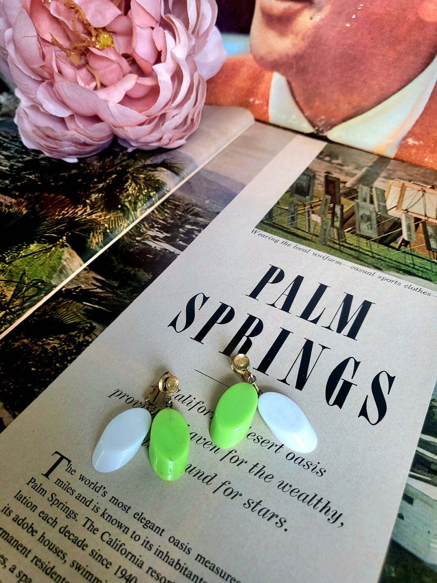 Vintage White and Lime Green Mod Oval Dangle Earrings (Clip-on)