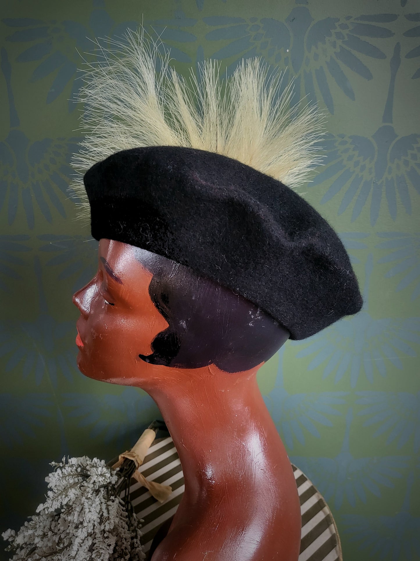 HAT90 - Vintage Style Beret (Black)