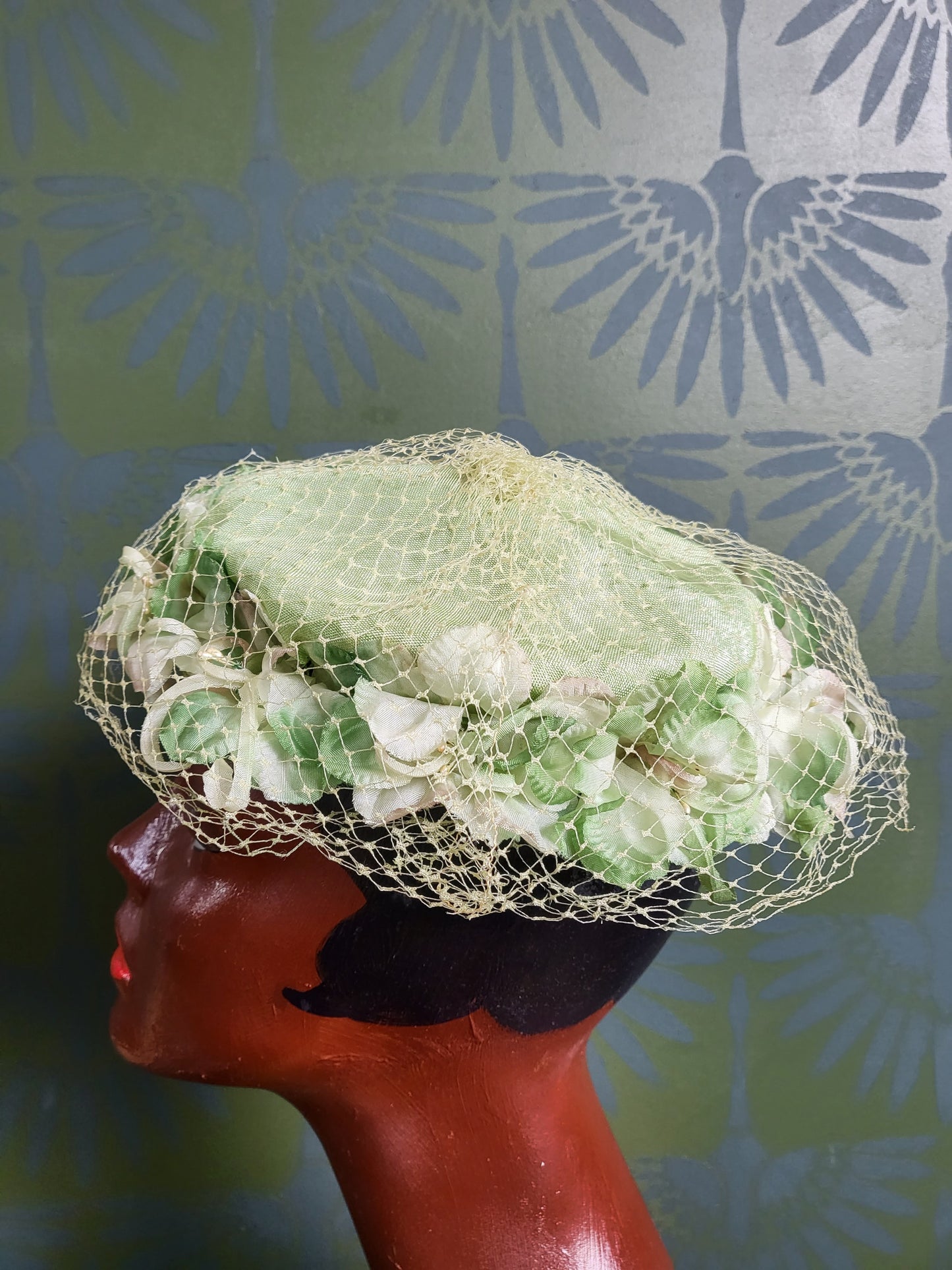 HAT4 - Vintage 1950s-1960s Lime Green Flower Trimmed Topper with Birdcage Veil