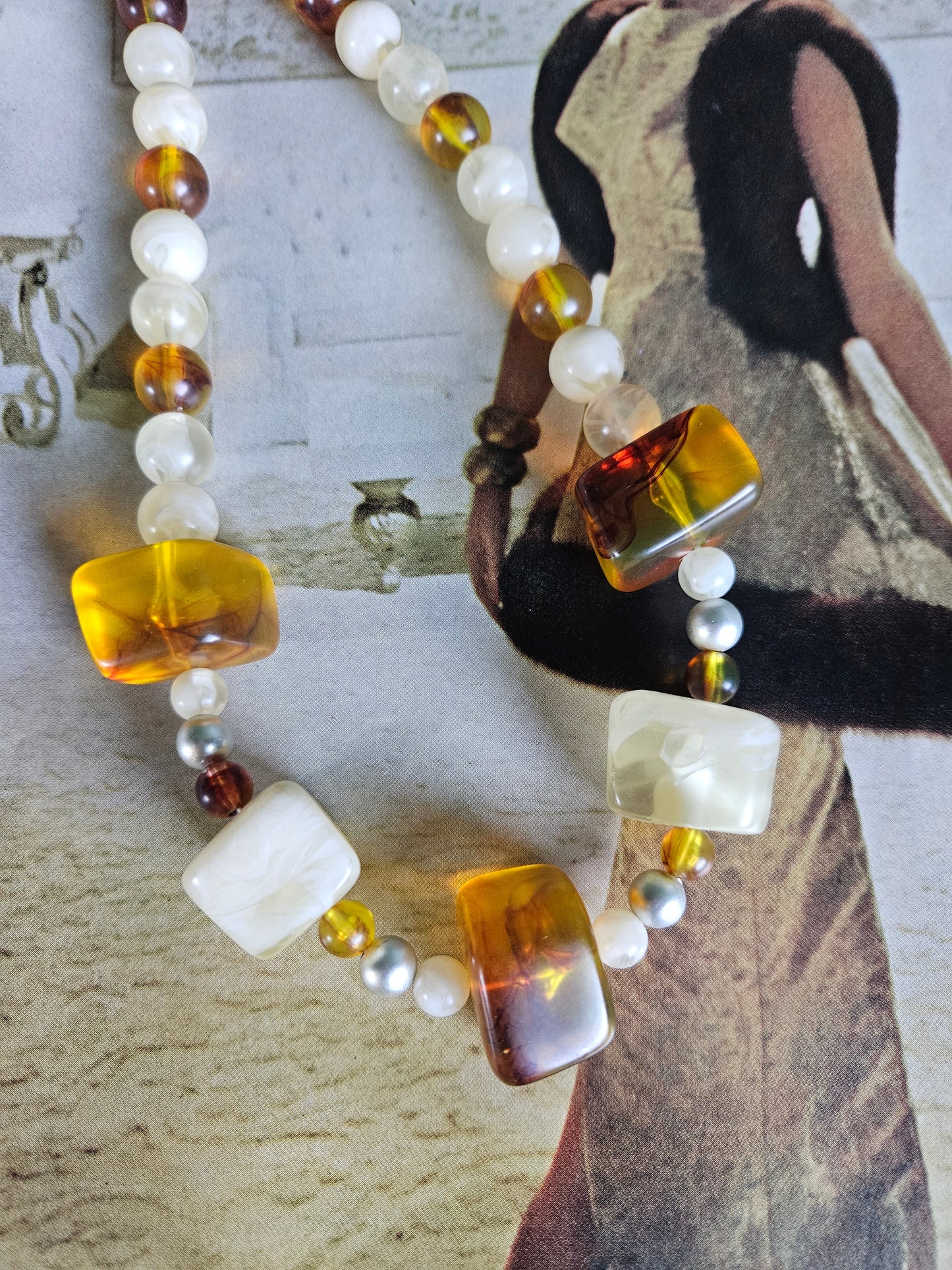 STYLE 7023 - Vintage Lucite Chunky Bead Necklace (Amber & Cream)