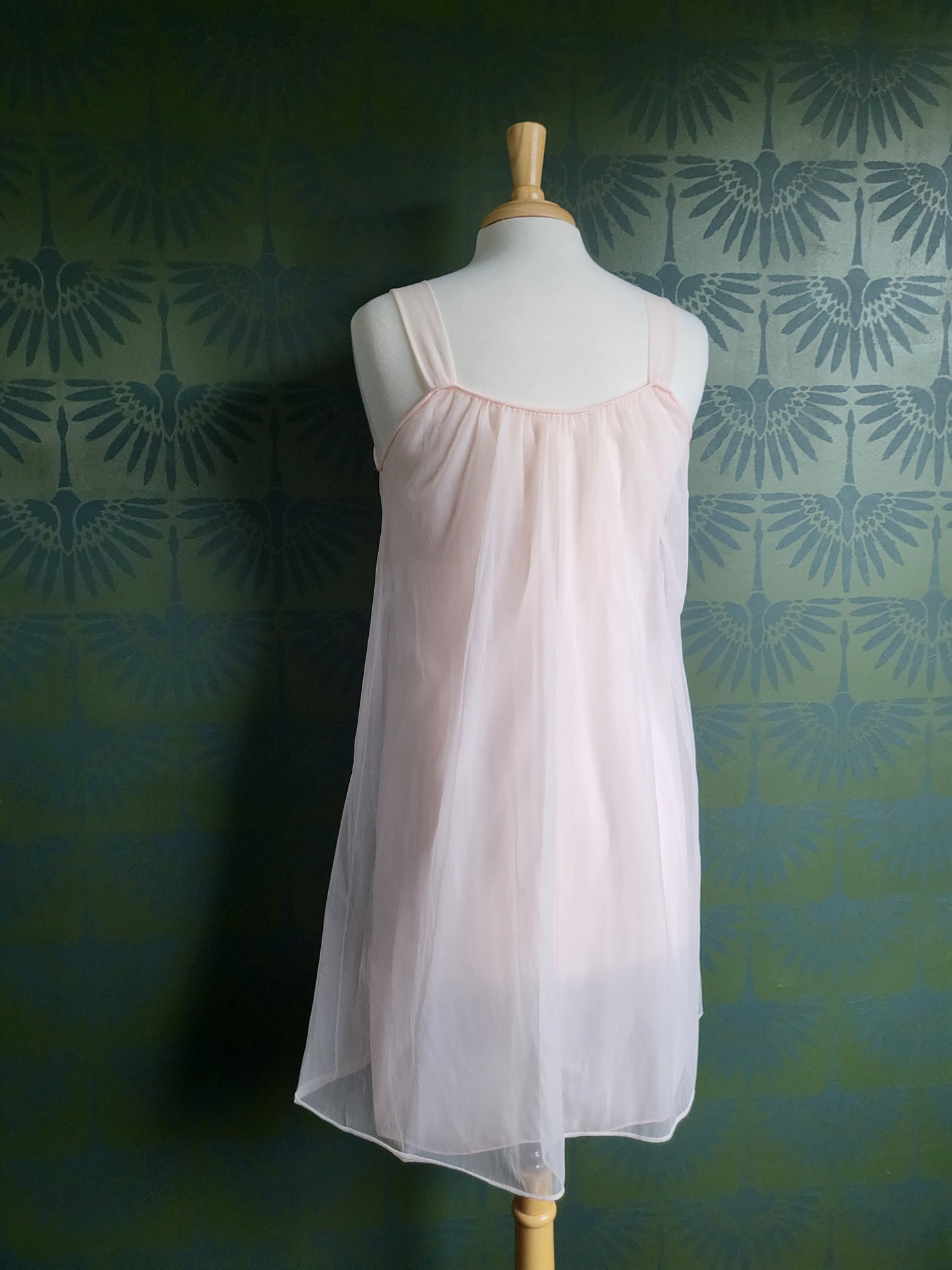 SOLD - Vintage 1950's-1960's Kayser Pink Rosette Peignoir Set