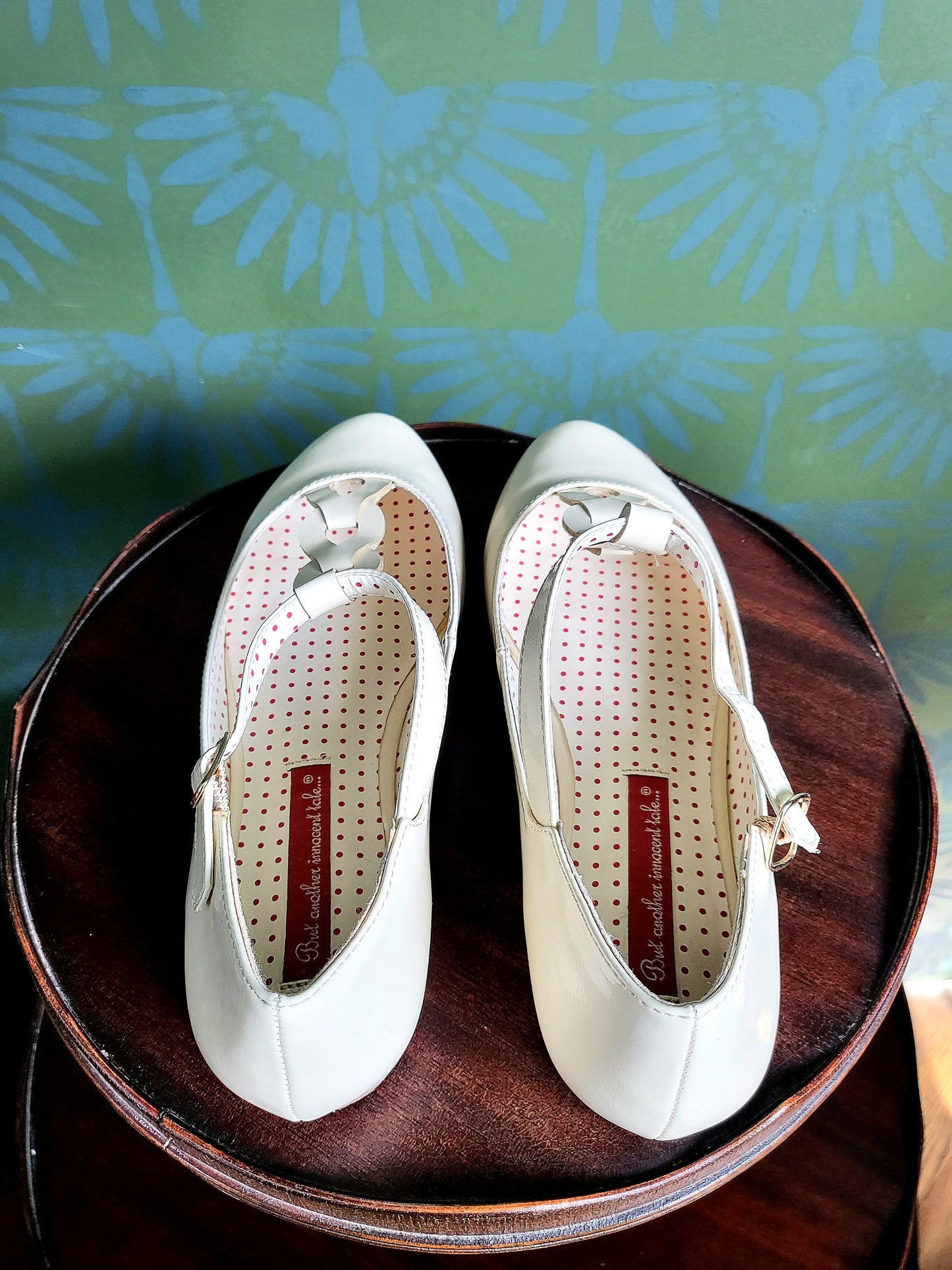 STYLE 9000 - "Bait Footwear" Sindy Flats in Cream