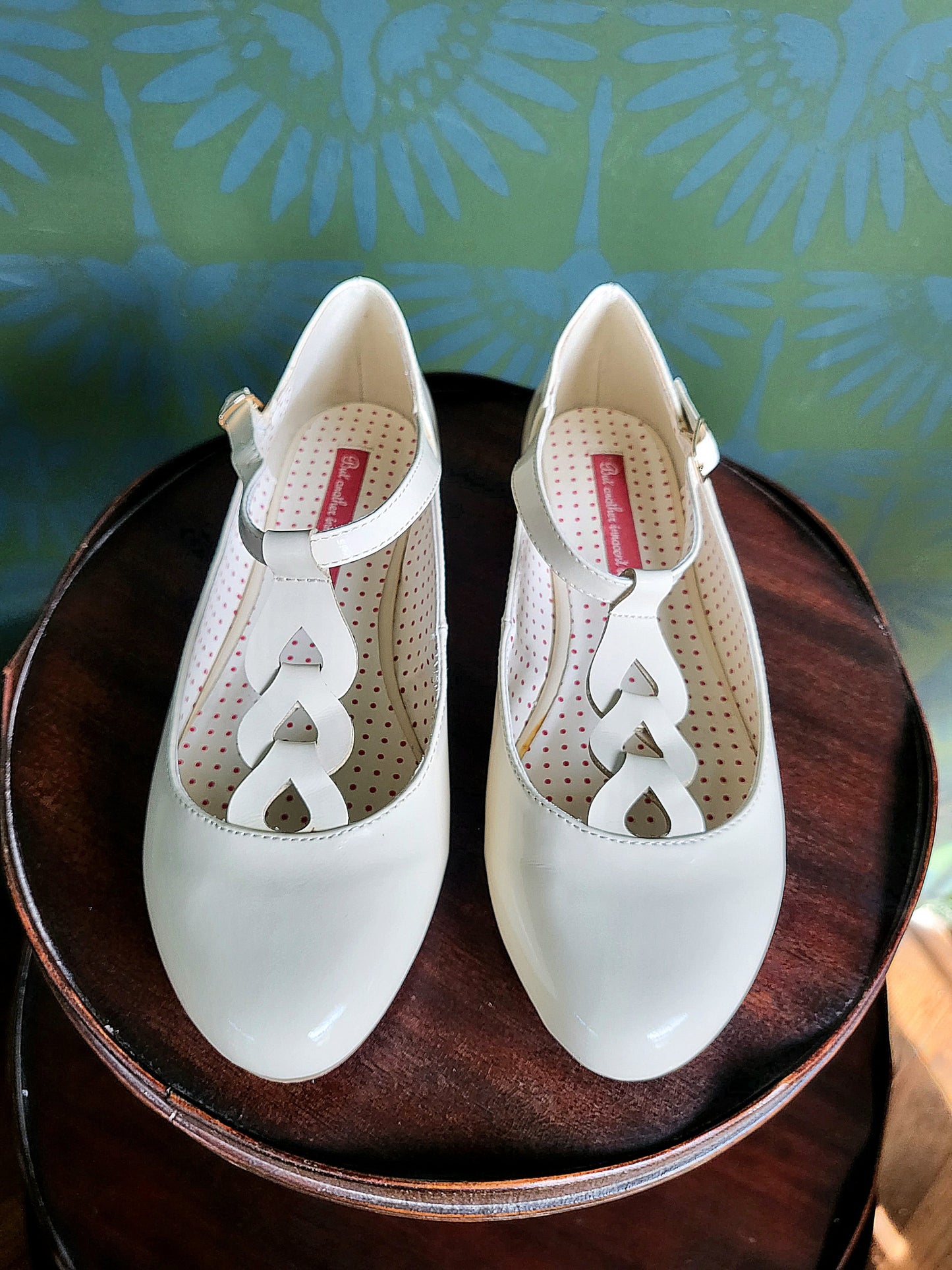 STYLE 9000 - "Bait Footwear" Sindy Flats in Cream