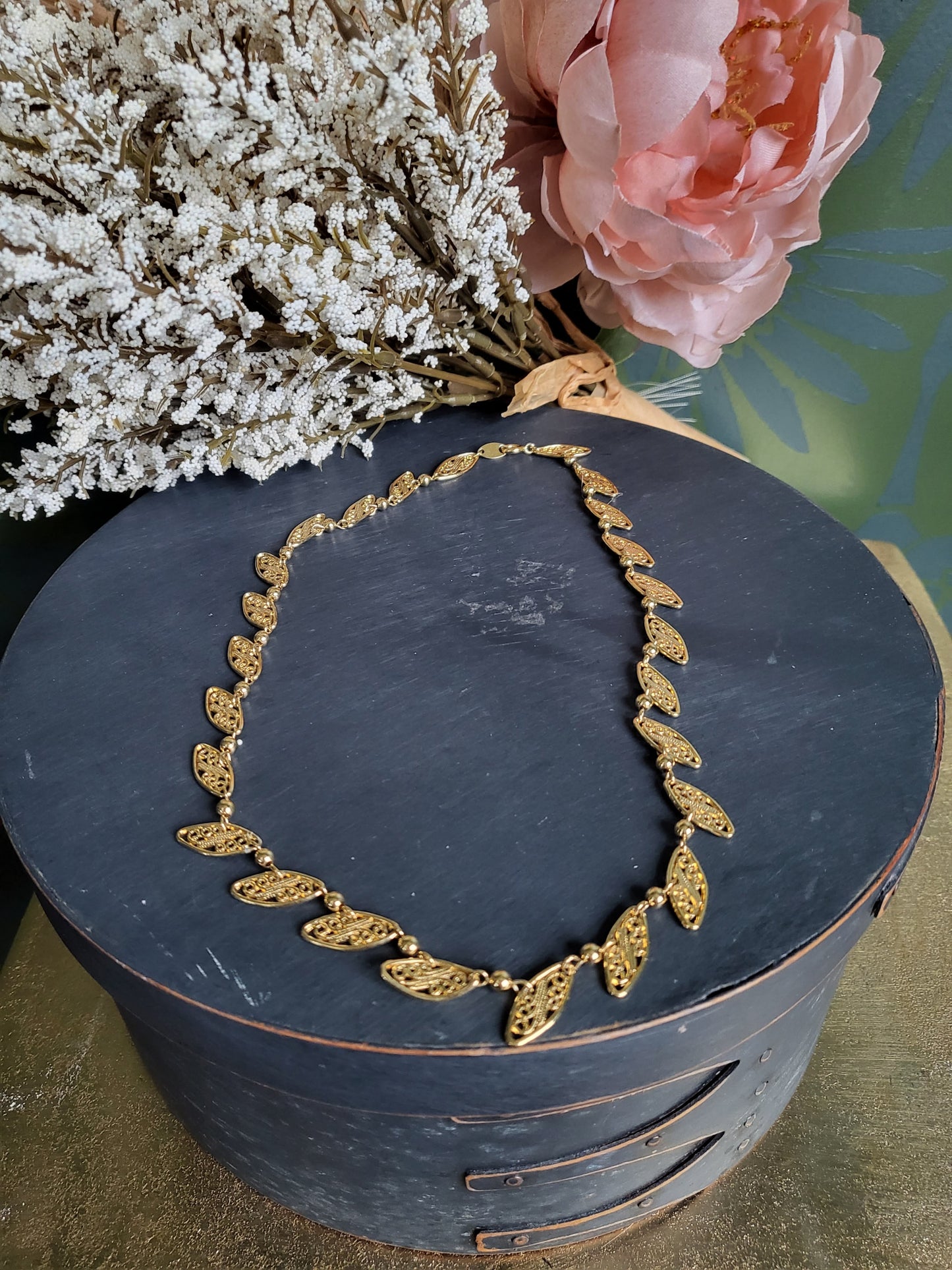 Vintage Trifari Goldtone Necklace