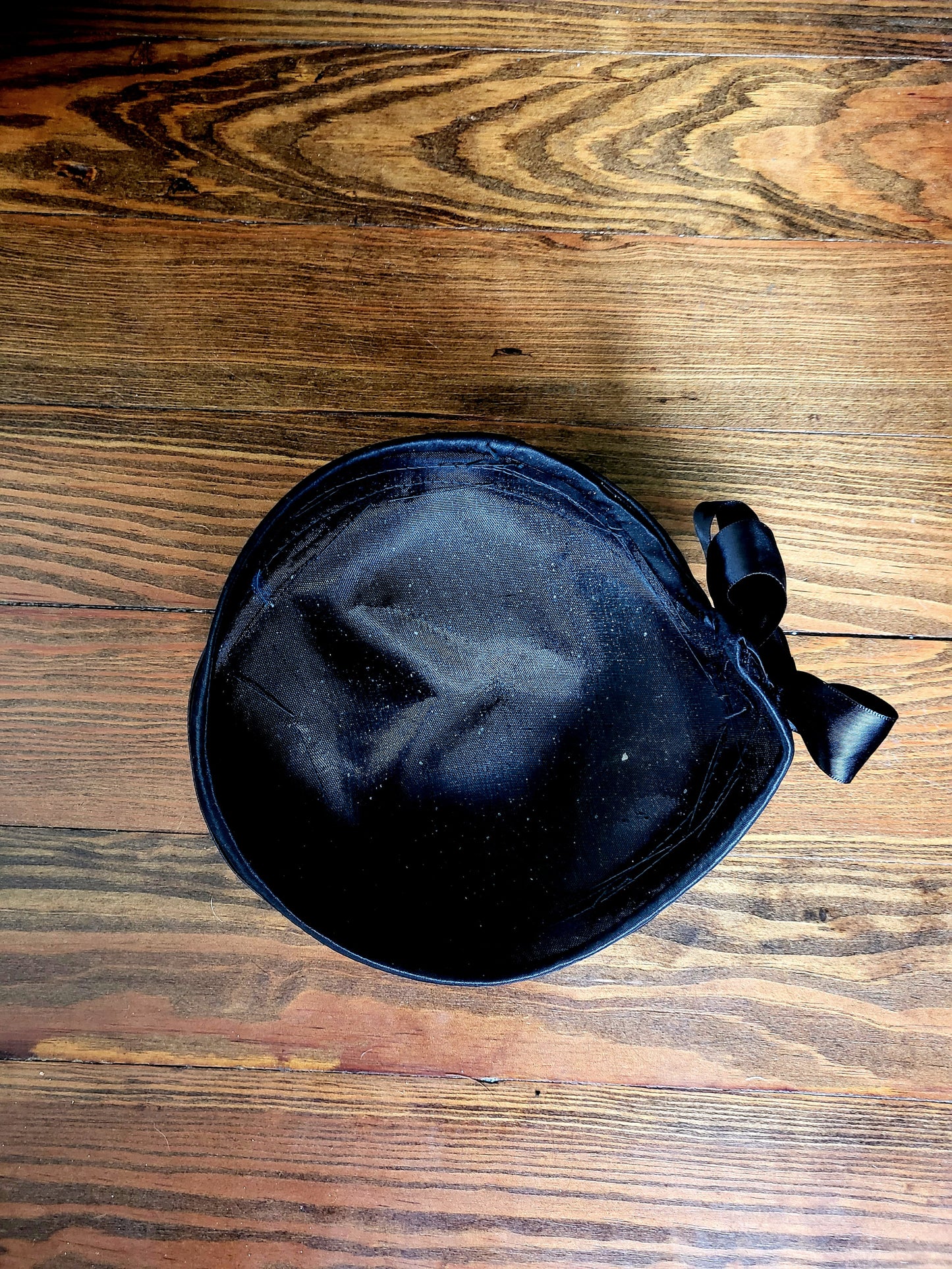 HAT82 - Vintage 1950's Black Satin Circle Hat