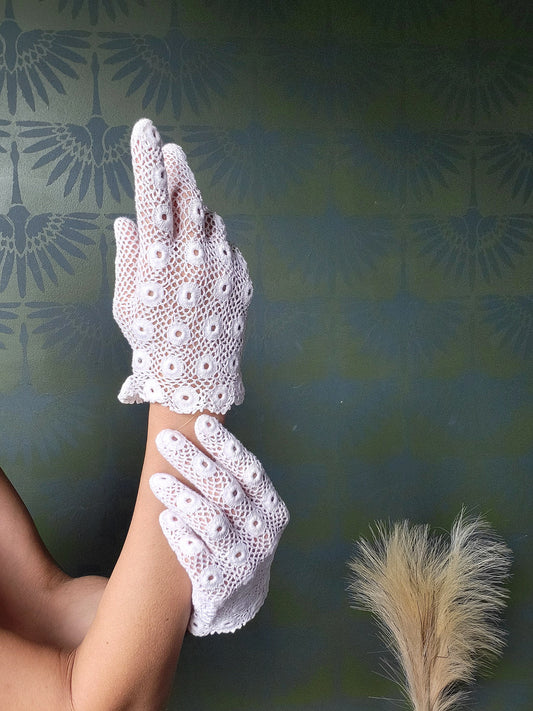 SOLD - Vintage 1950's-1960's White Crocheted "Shorty" Gloves