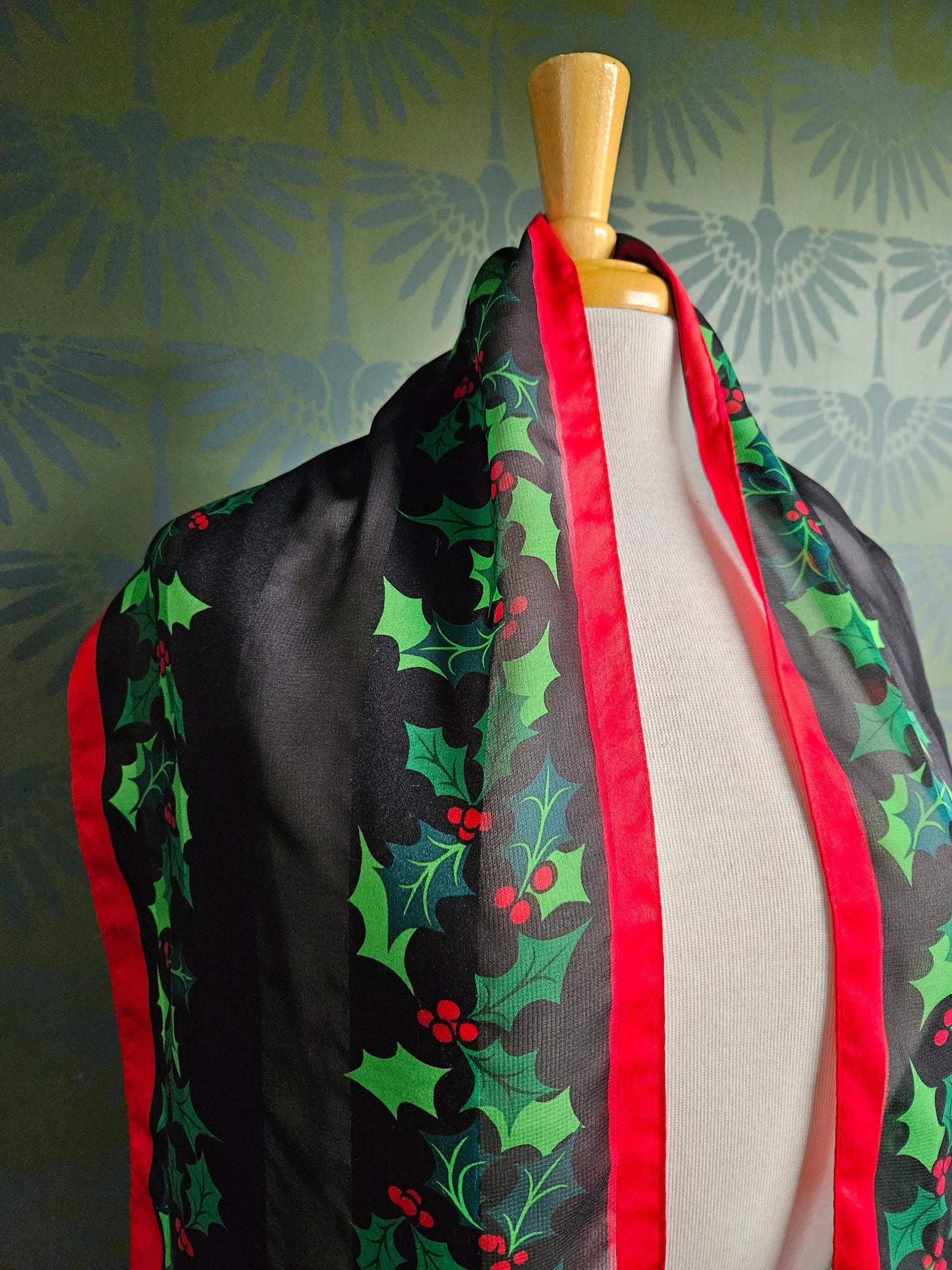 SOLD - Vintage Holiday Poinsettia Rectangle Scarf