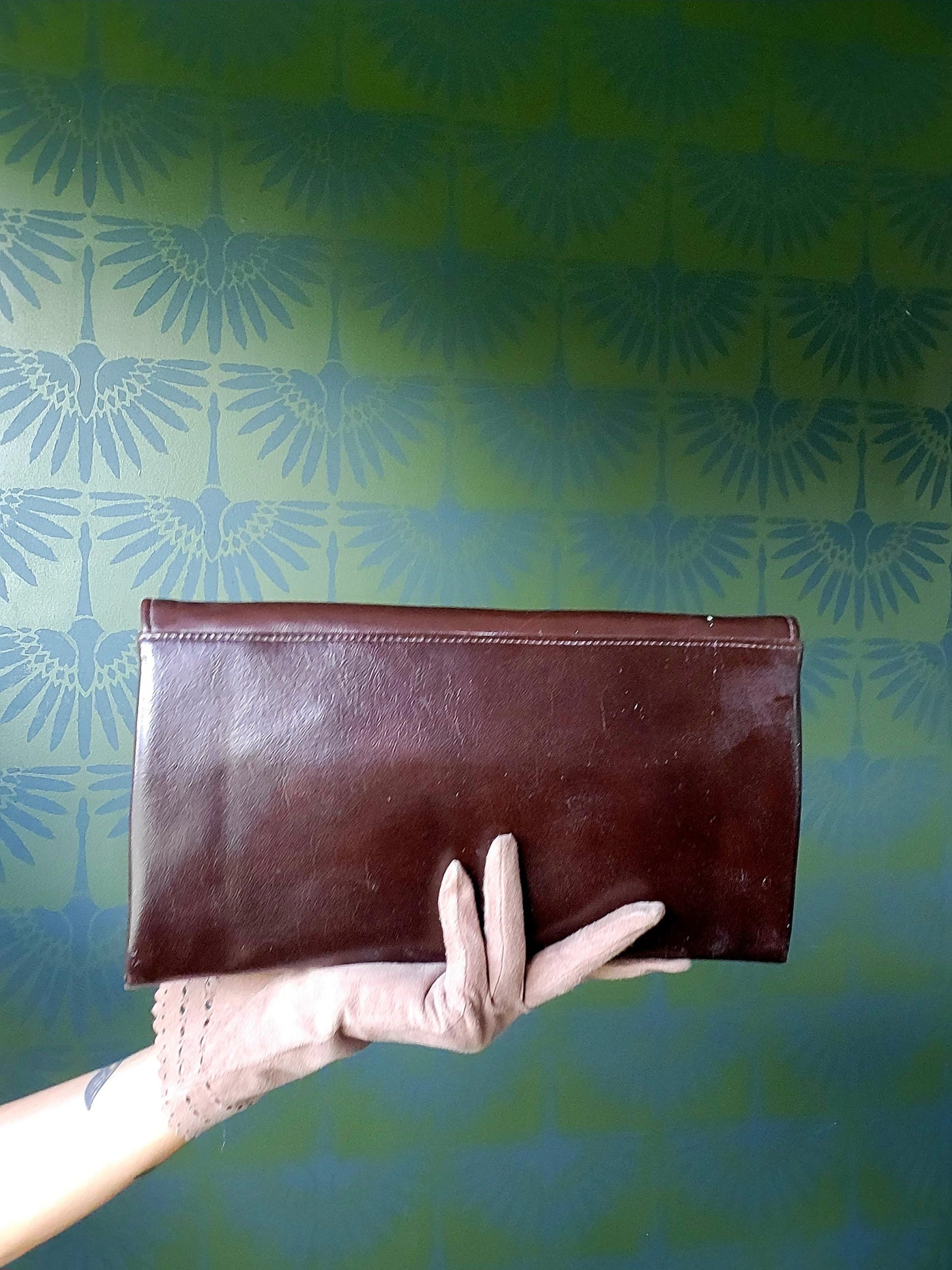 STYLE 2018 - Vintage 1960's - 1970's Chocolate Brown Vinyl Clutch