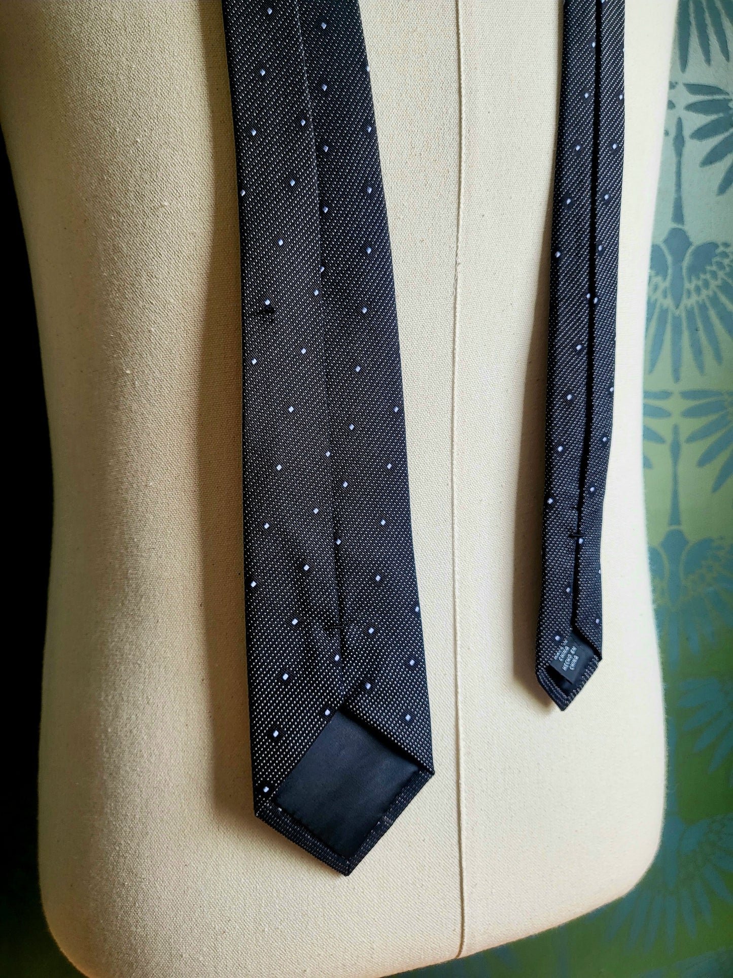 Black Micro Dot Slim Neck Tie