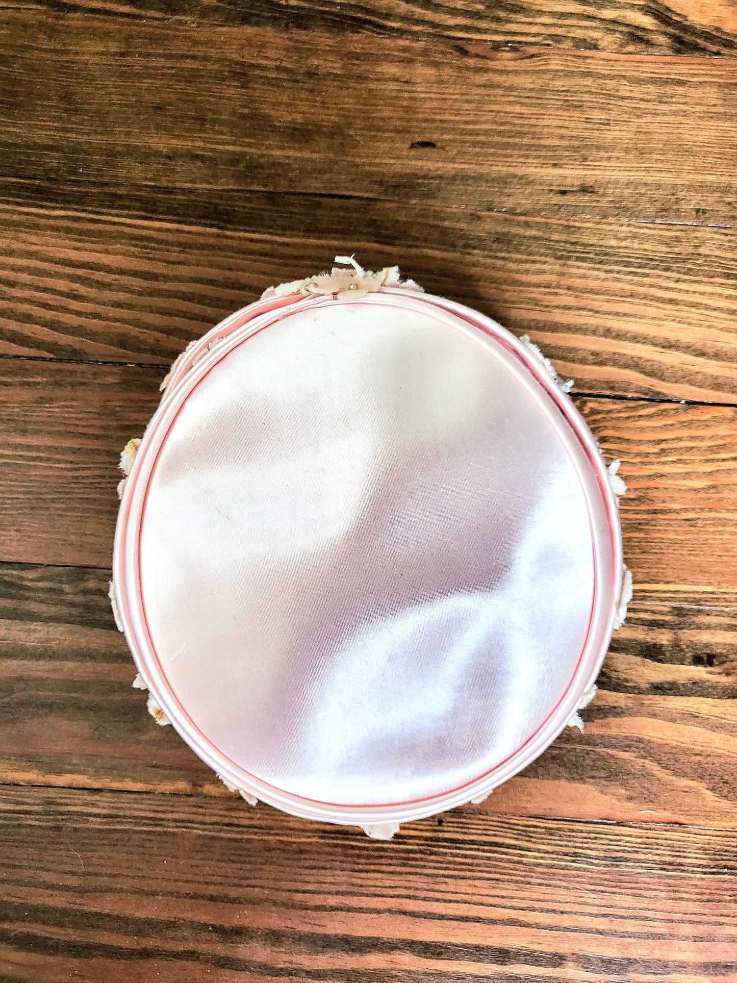 HAT79 - Vintage 1950's Pale Pink Satin Circle Hat