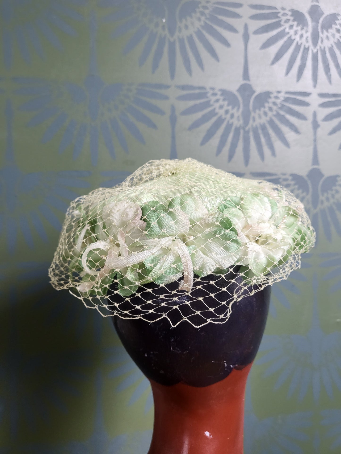 HAT4 - Vintage 1950s-1960s Lime Green Flower Trimmed Topper with Birdcage Veil