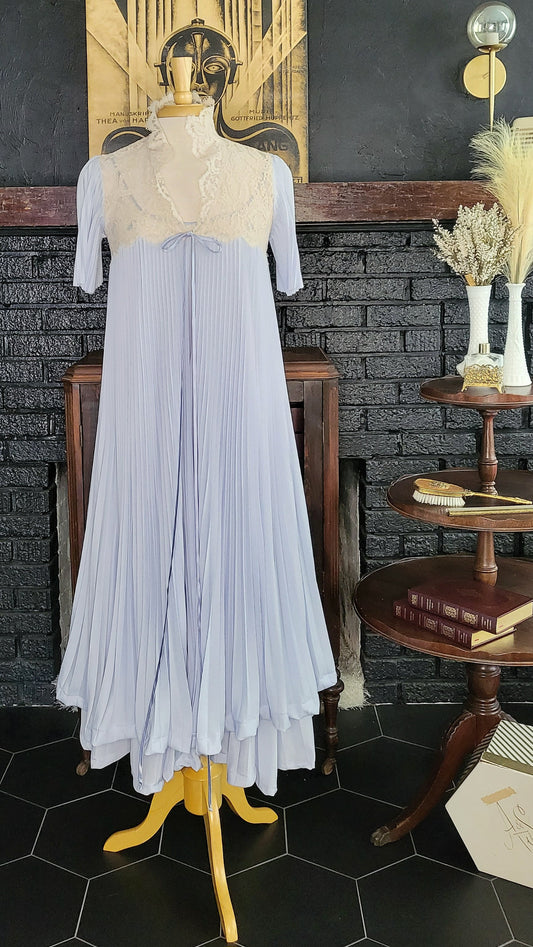 SOLD - Vintage 1960's-1970's Lavender Peignoir Set