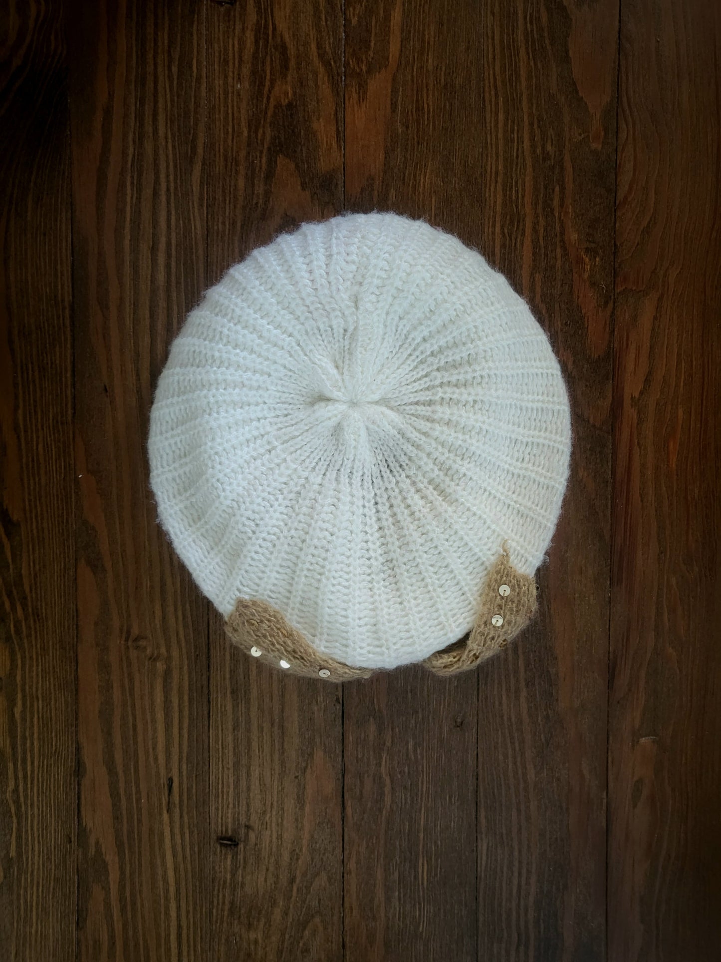 HAT99 - Vintage Style "Betsey Johnson" Woven Knit Beret