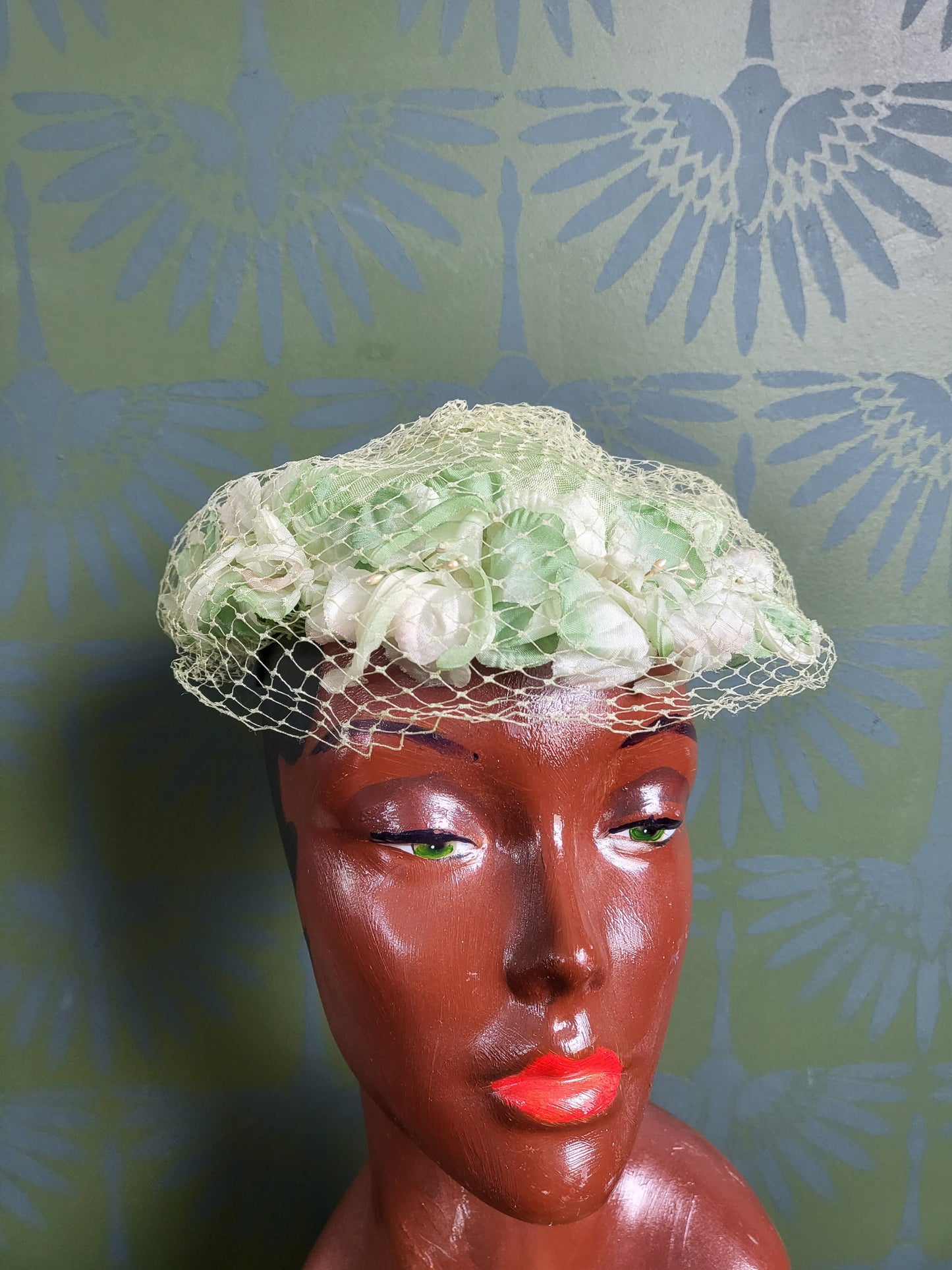 HAT4 - Vintage 1950s-1960s Lime Green Flower Trimmed Topper with Birdcage Veil