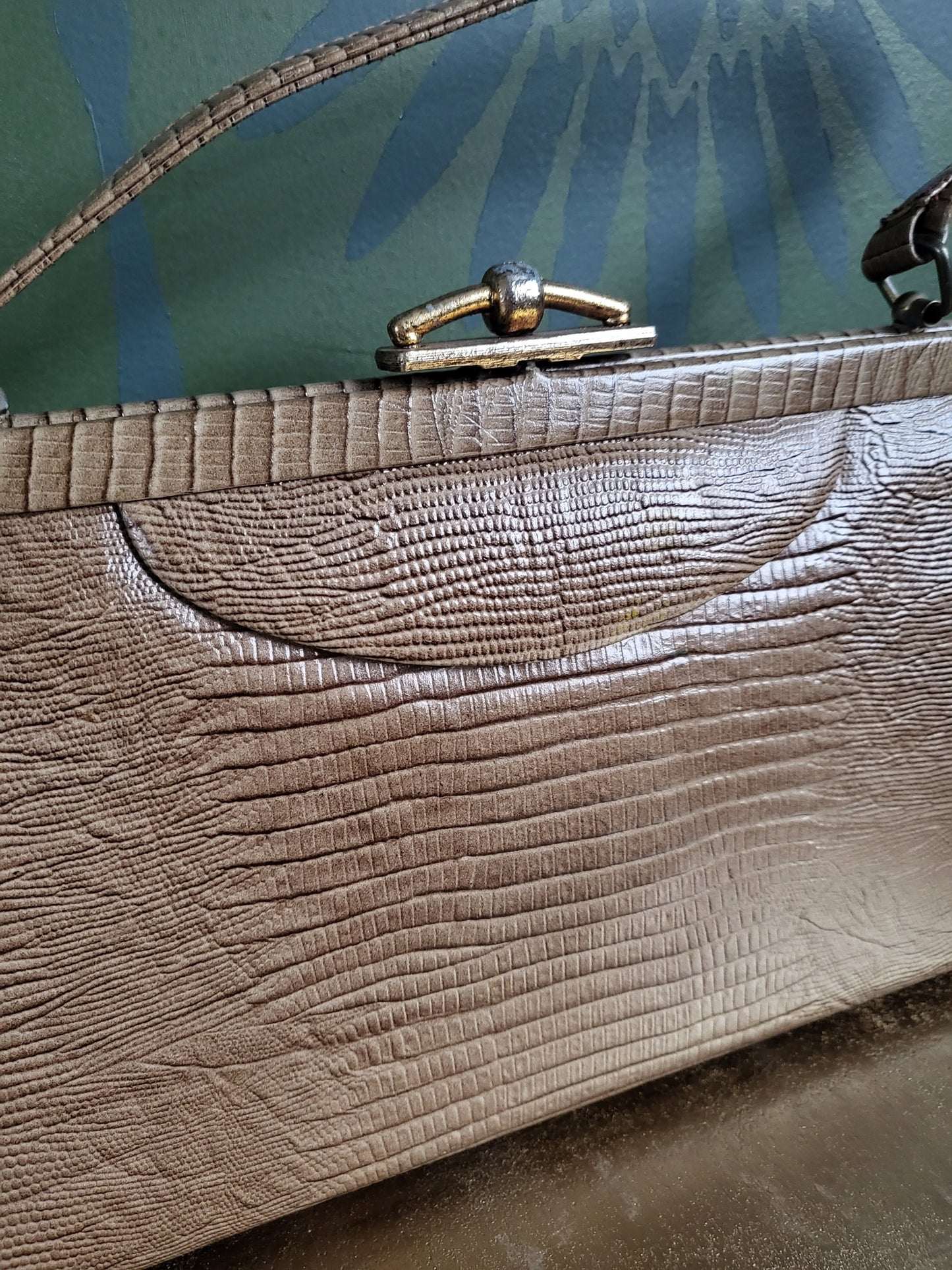 Vintage 1960's Faux Lizard Handbag- Light Brown