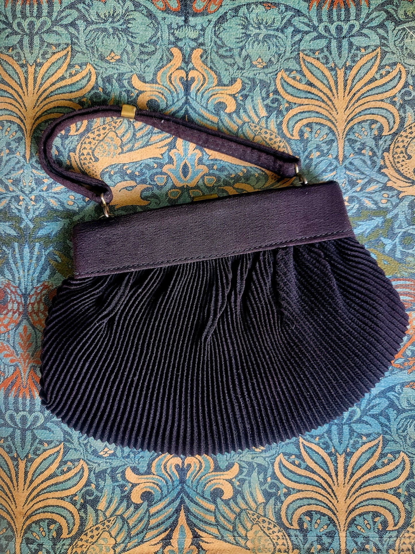 Vintage 1940's Silk Crepe Deco Evening bag