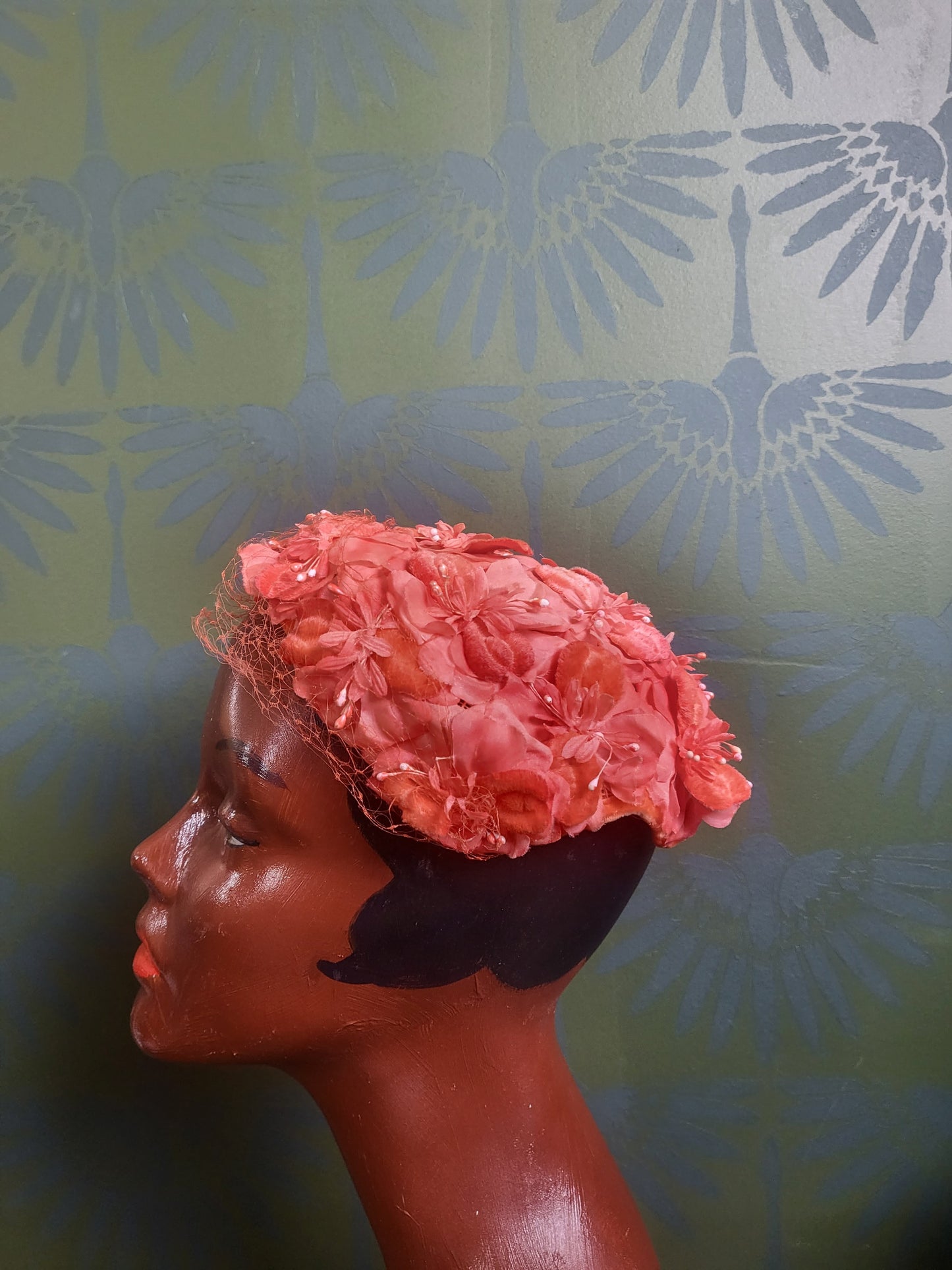 HAT18 - Vintage 1950s-1960s Flamingo Pink Floral Juliet Cap with Birdcage Veil