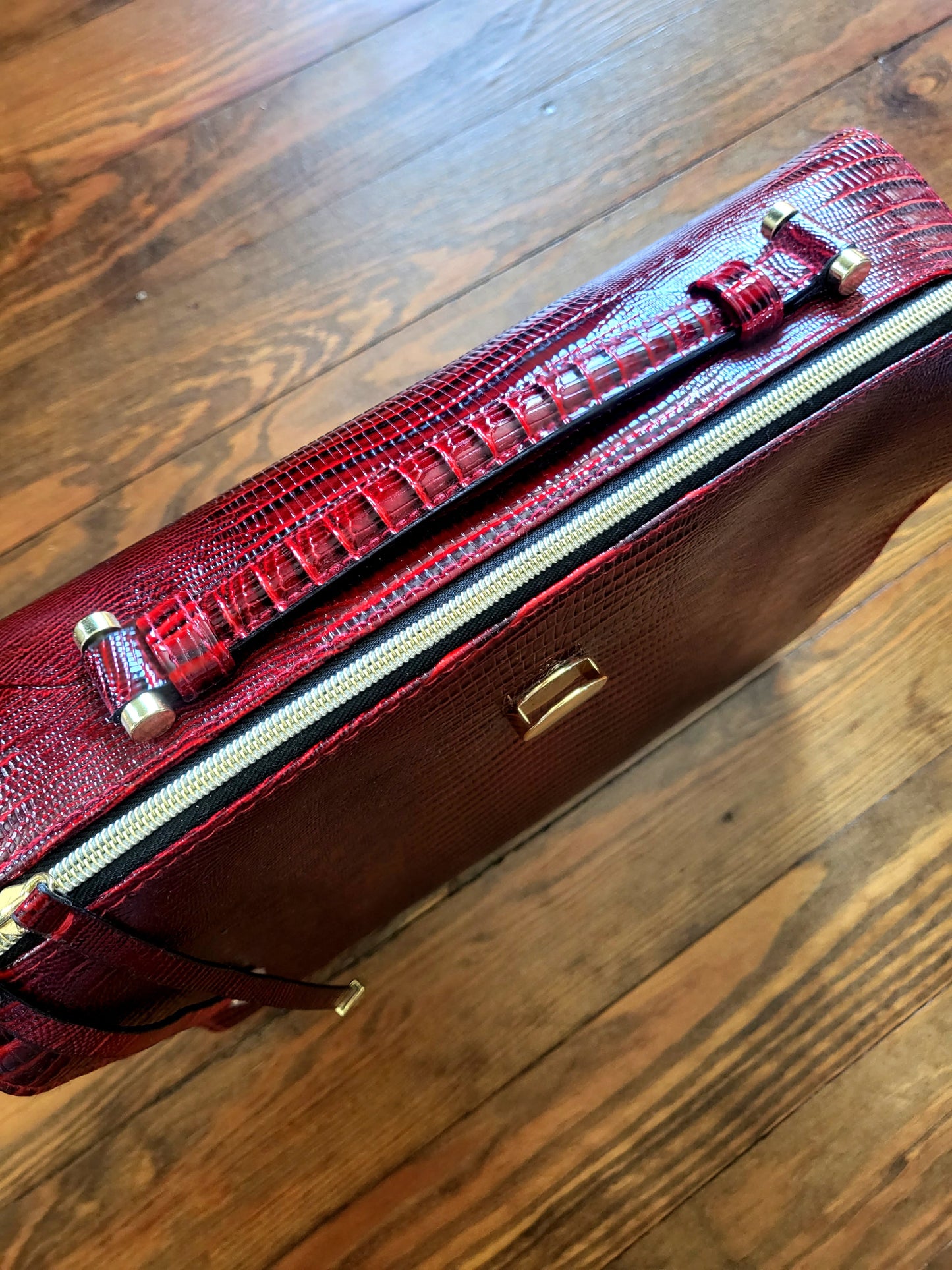 Este Lauder Faux Reptile Skin Travel Case - Red