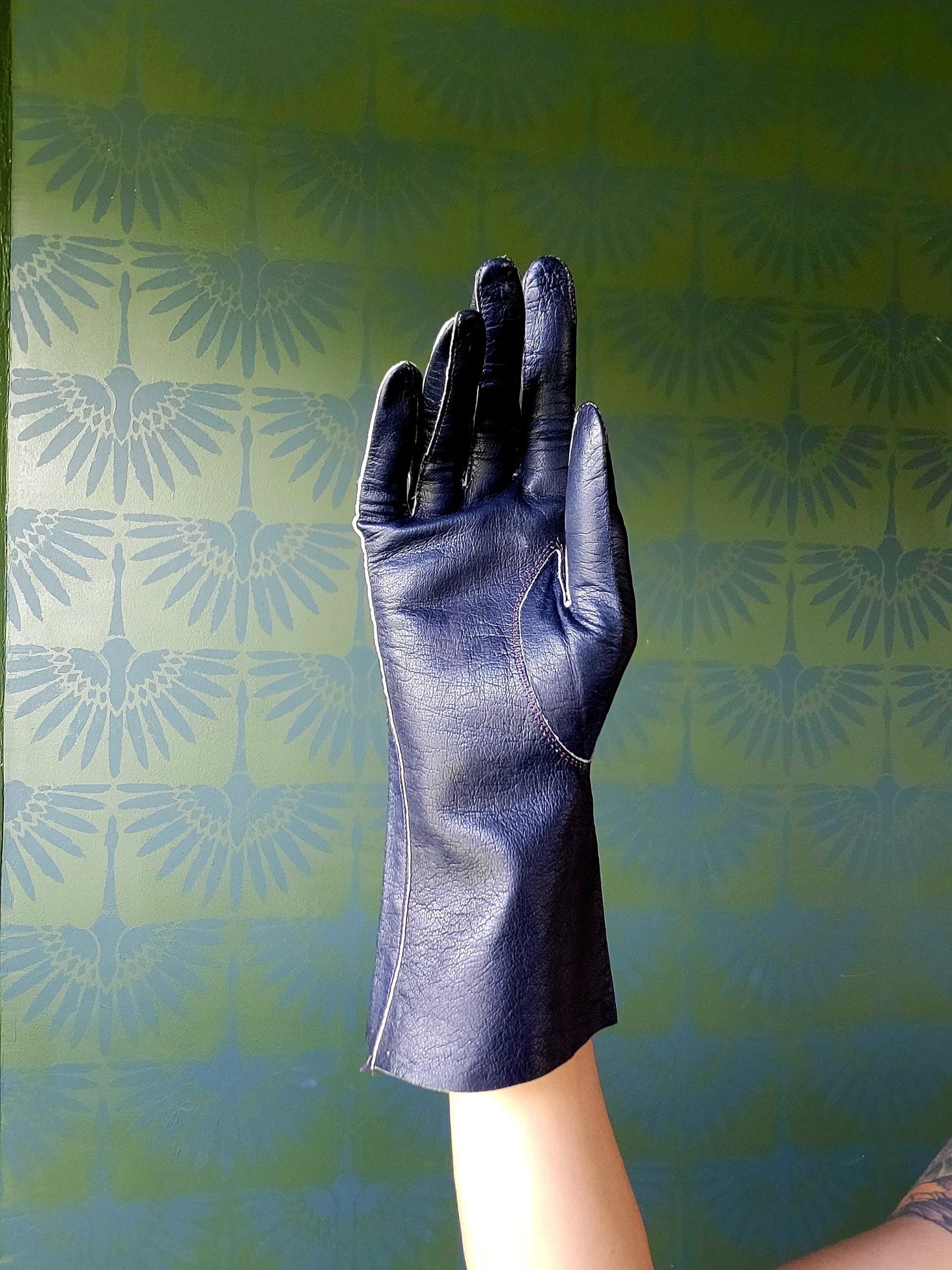 STYLE 3013 - Vintage 1950's-1960's "Superb for Gimbel Bros." Navy Leather Gloves