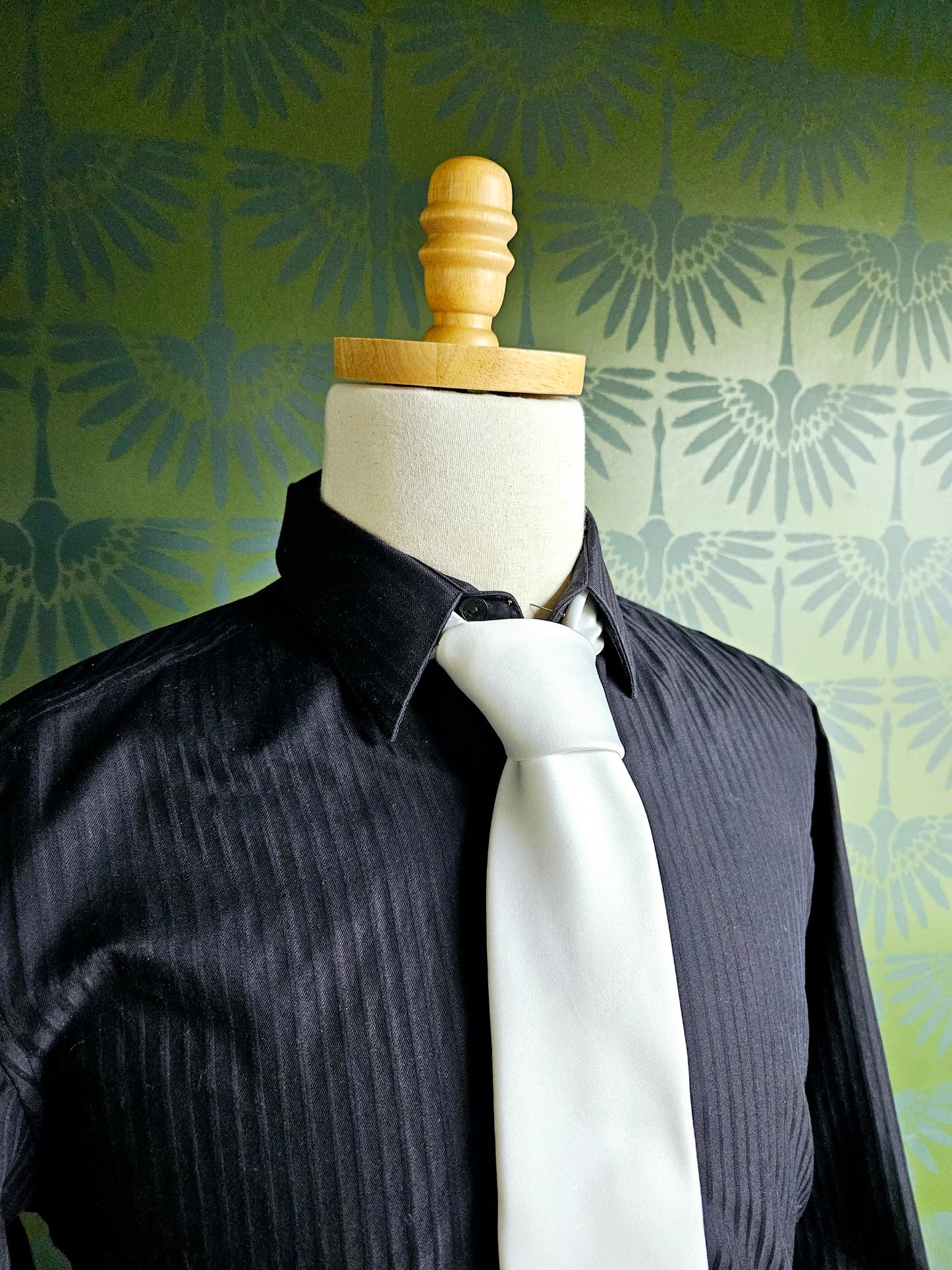 STYLE 3030 - "Joseph & Feiss" White Neck Tie