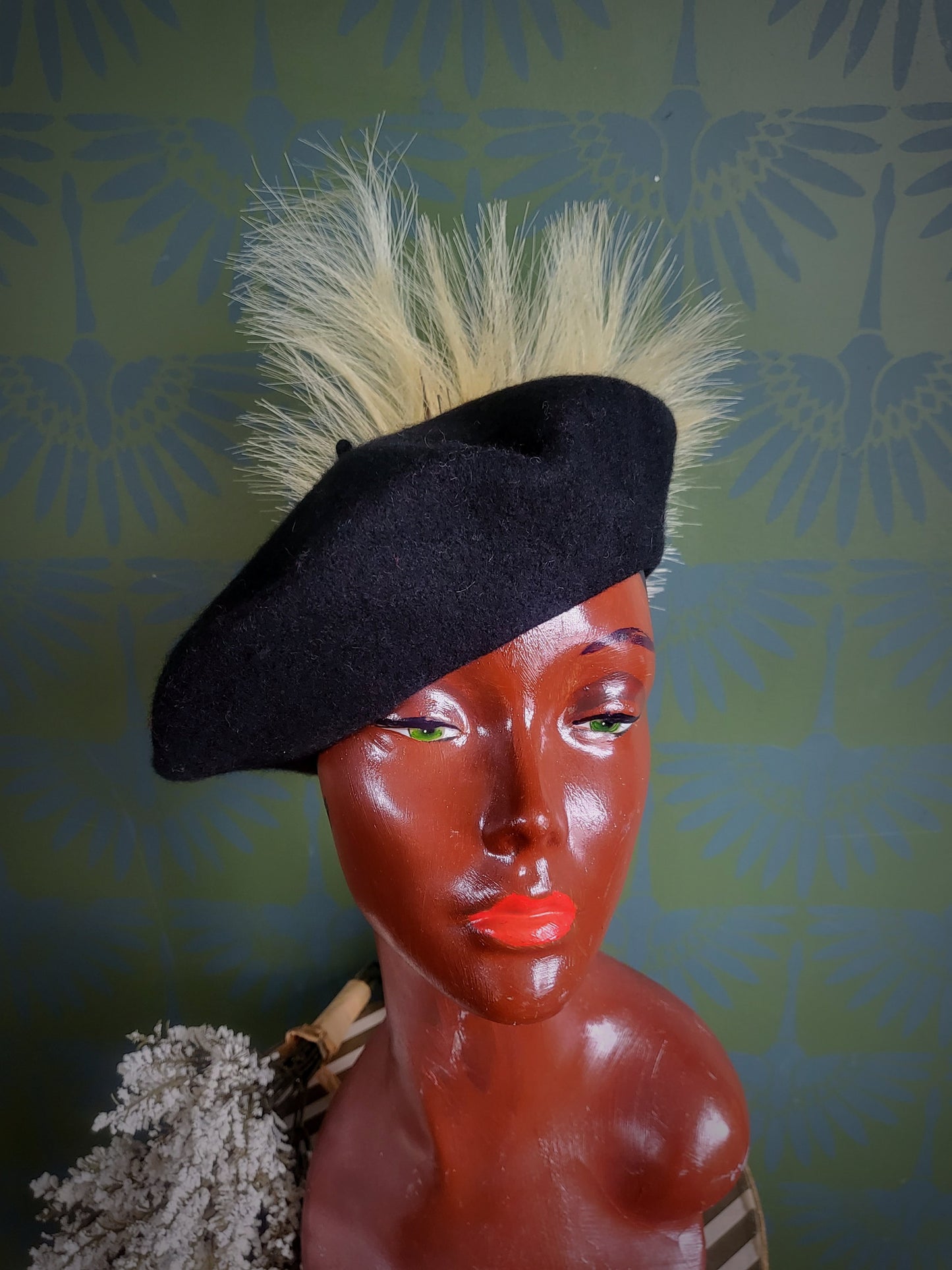 HAT90 - Vintage Style Beret (Black)