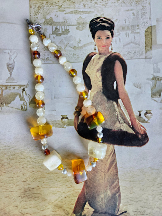 STYLE 7023 - Vintage Lucite Chunky Bead Necklace (Amber & Cream)