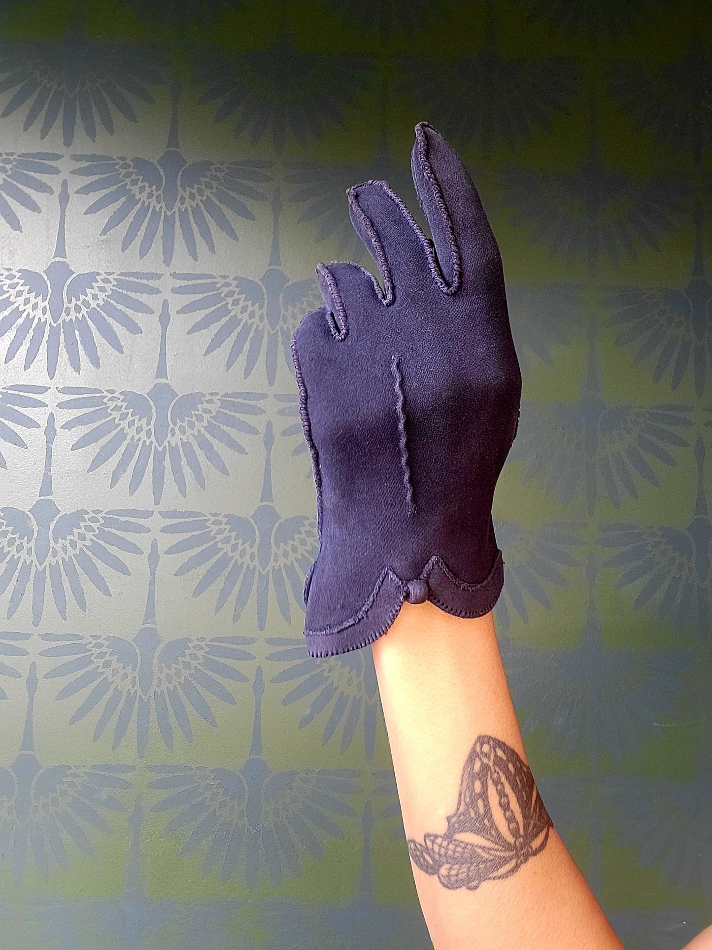 STYLE 3025 - Vintage 1950's-1960's "Lady Gay" Dark Navy Blue Gloves