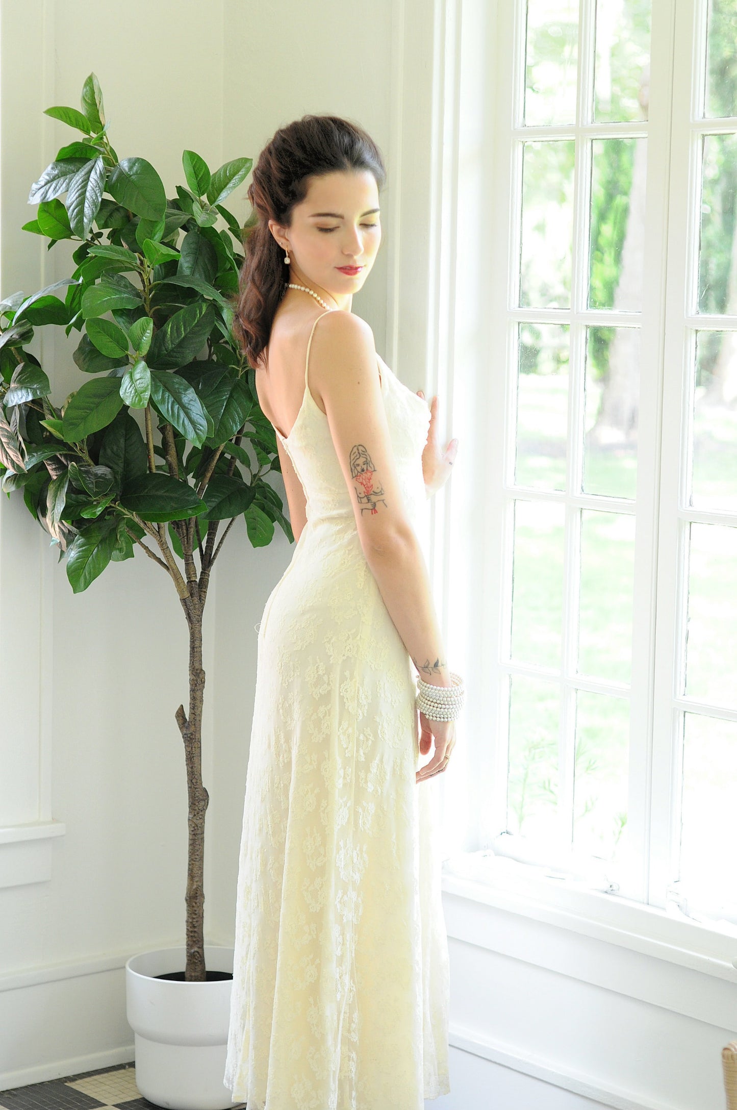 SOLD - Vintage 1960's Ivory Lace Column