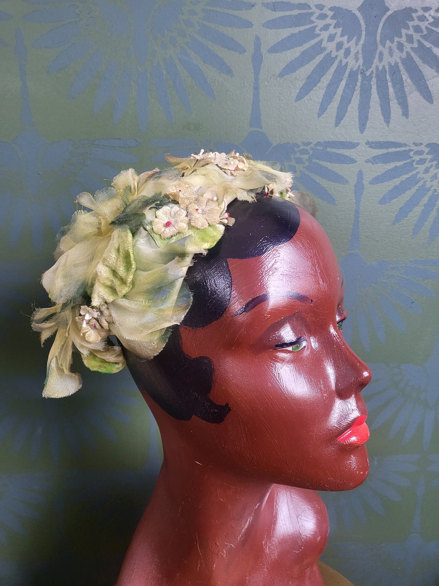 HAT3 - Vintage 1950s-1960s Milbrae Exclusive Green and Yellow Chiffon Flower Pale Yellow & Tan Velvet Micro-Flower Juliet Cap